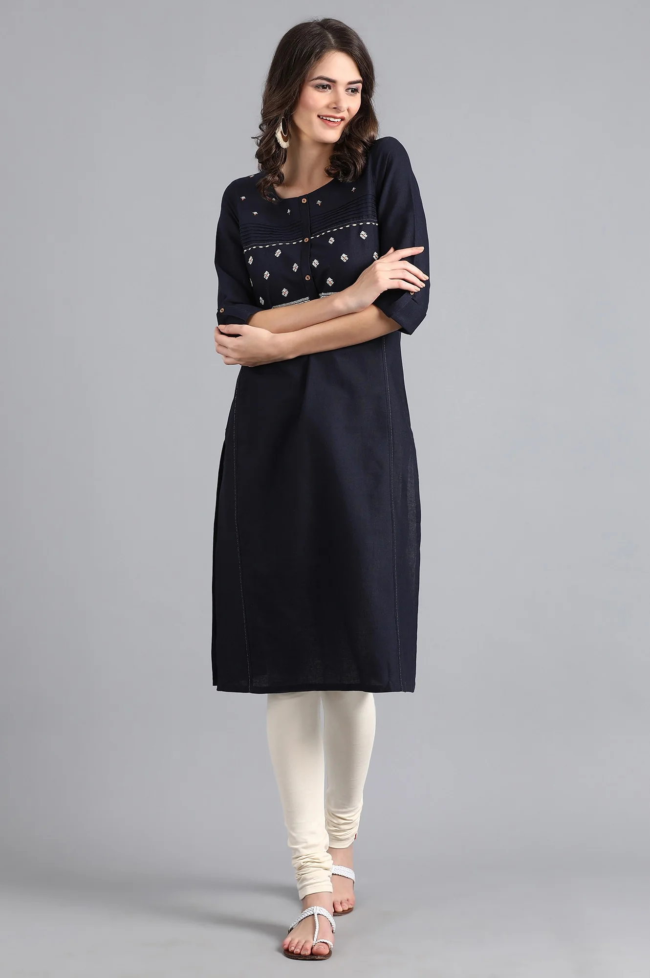 Blue Round Neck Embroidered kurta