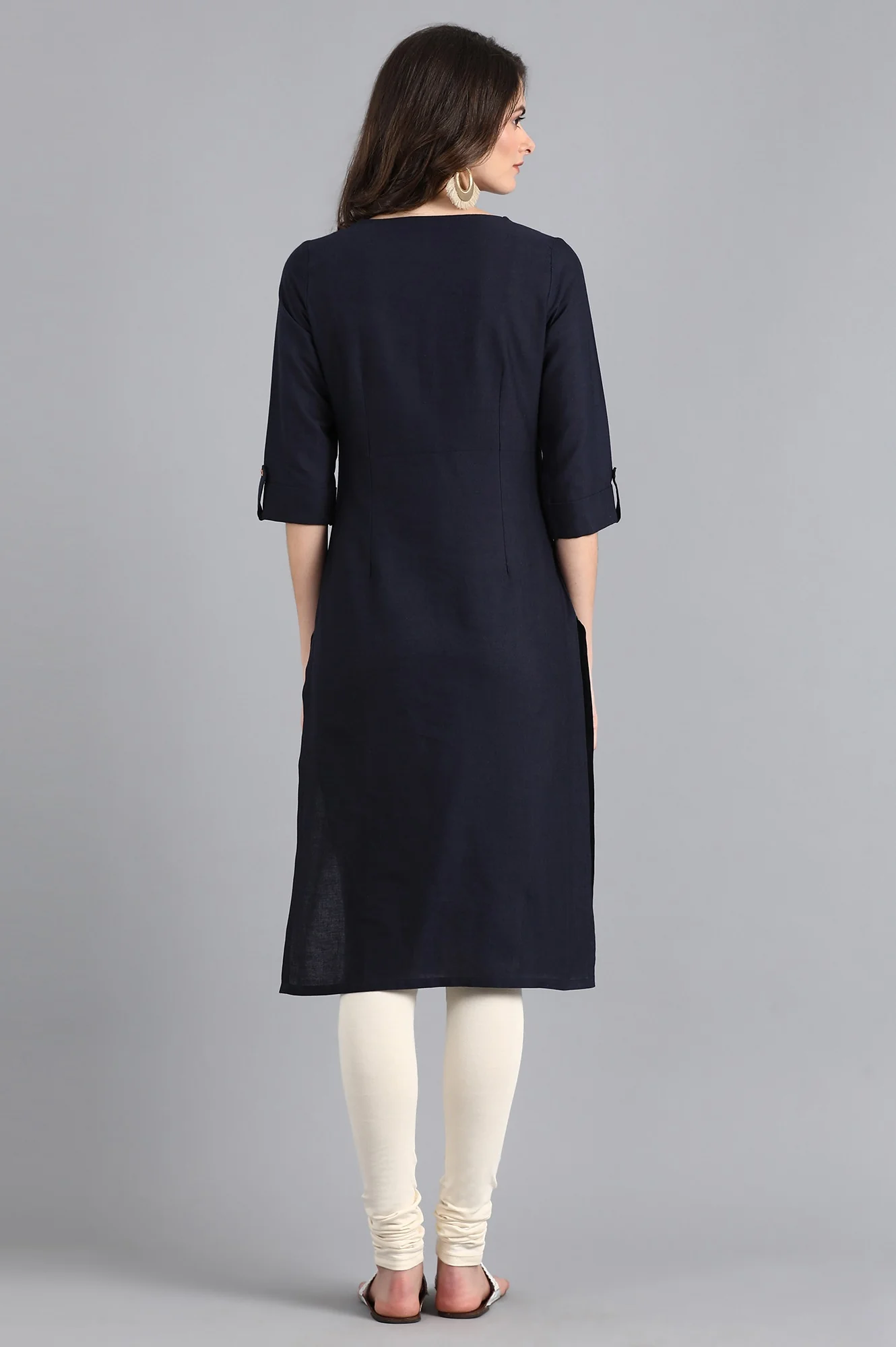 Blue Round Neck Embroidered kurta - Image 5