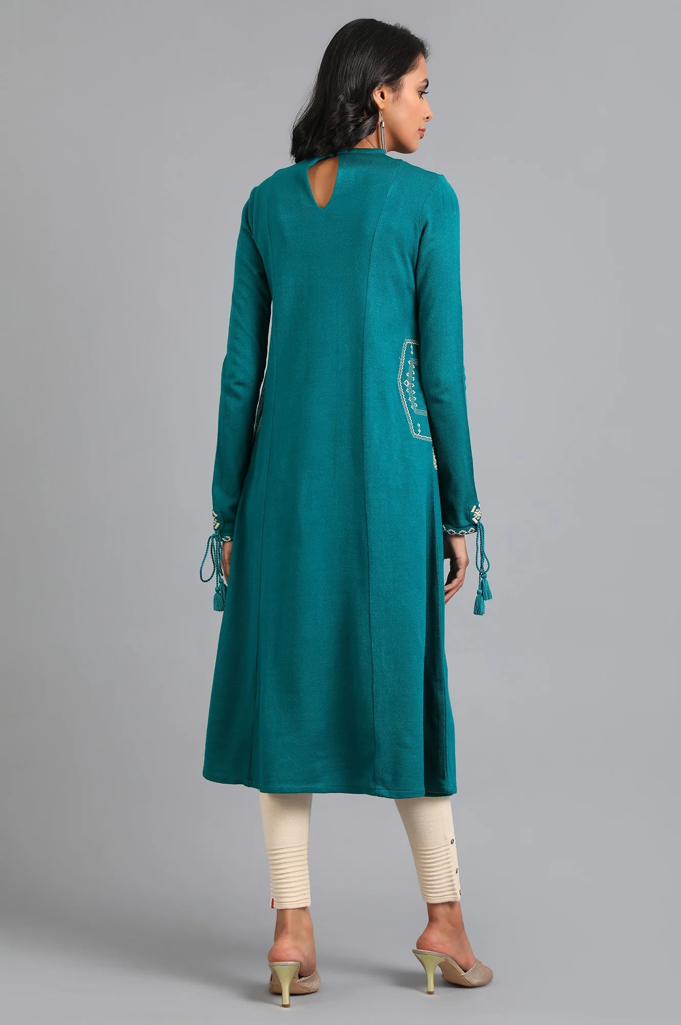 Blue Round Neck Solid Winter Kurta - Image 5