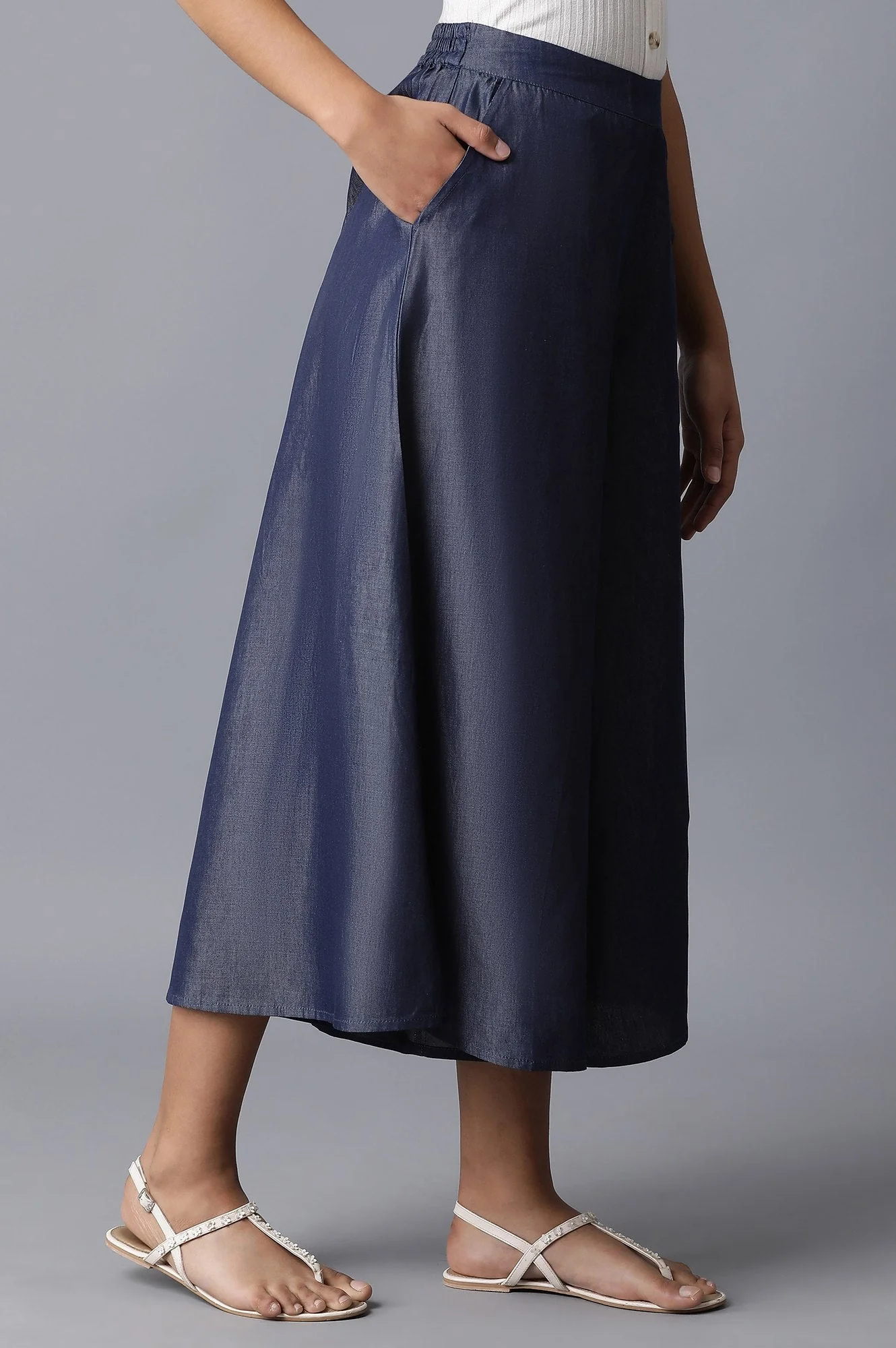 Navy Blue Solid Flared Cotton Culottes With Elasticated Waist - Image 4