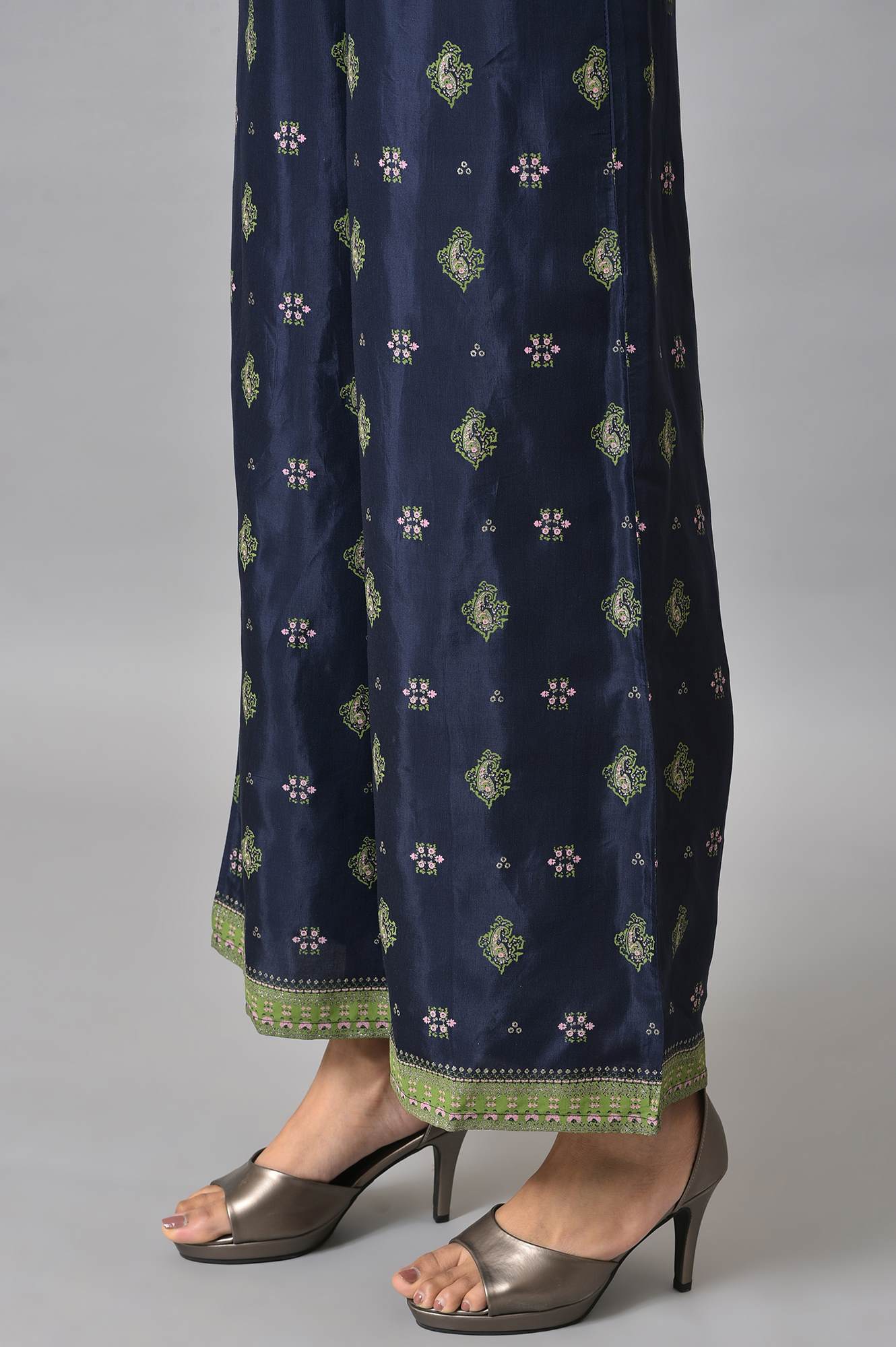 Dark Blue Glitter Printed kurta With Parallel Pants - Image 8