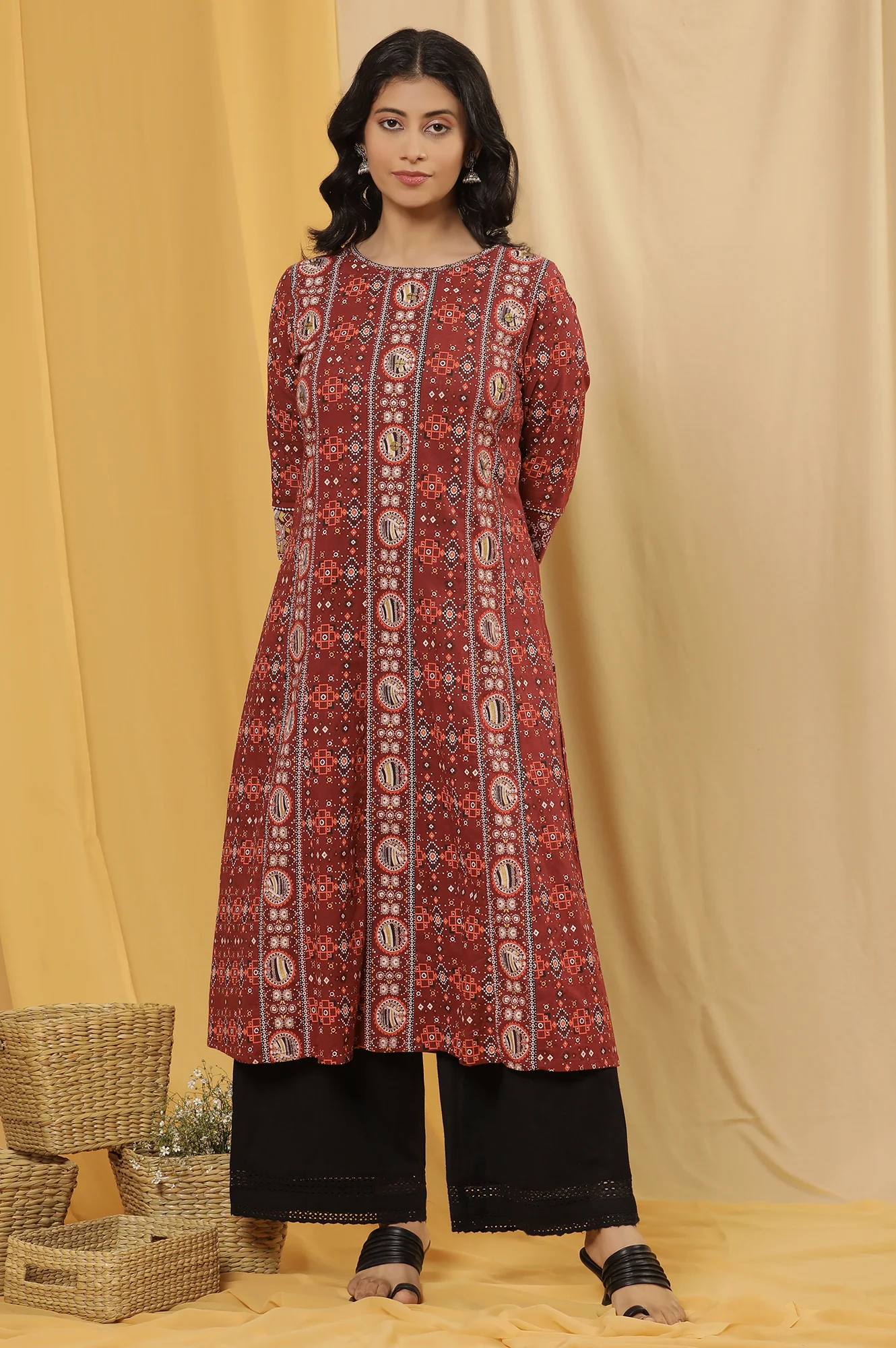 Dark Red A-Line Printed Kurta And Parallel Pants Set - Image 2