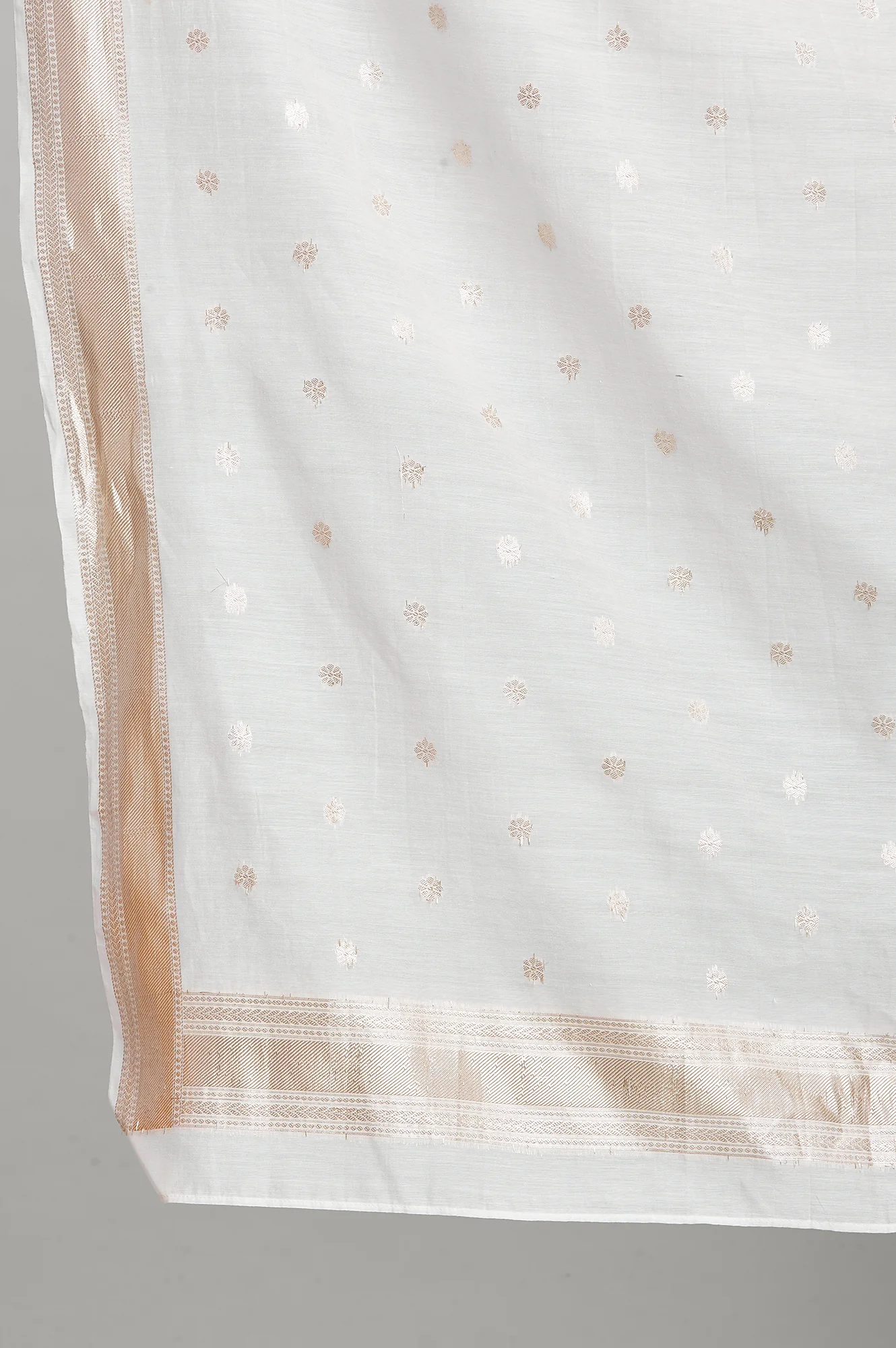 Ecru Chanderi Jacquard Drape - Image 4