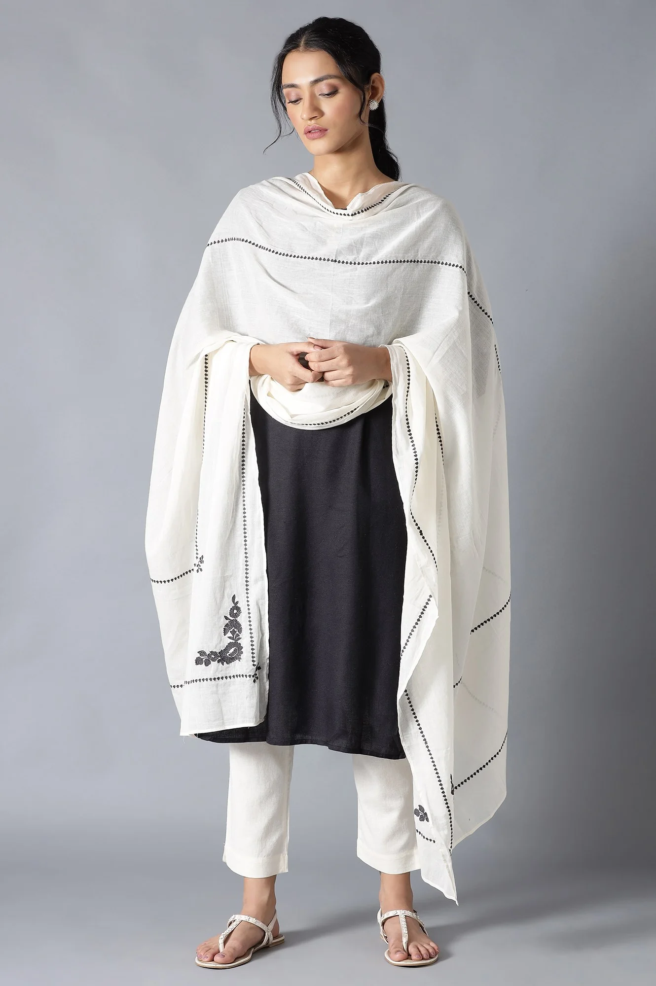 Ecru Embroidered Dupatta - Image 2