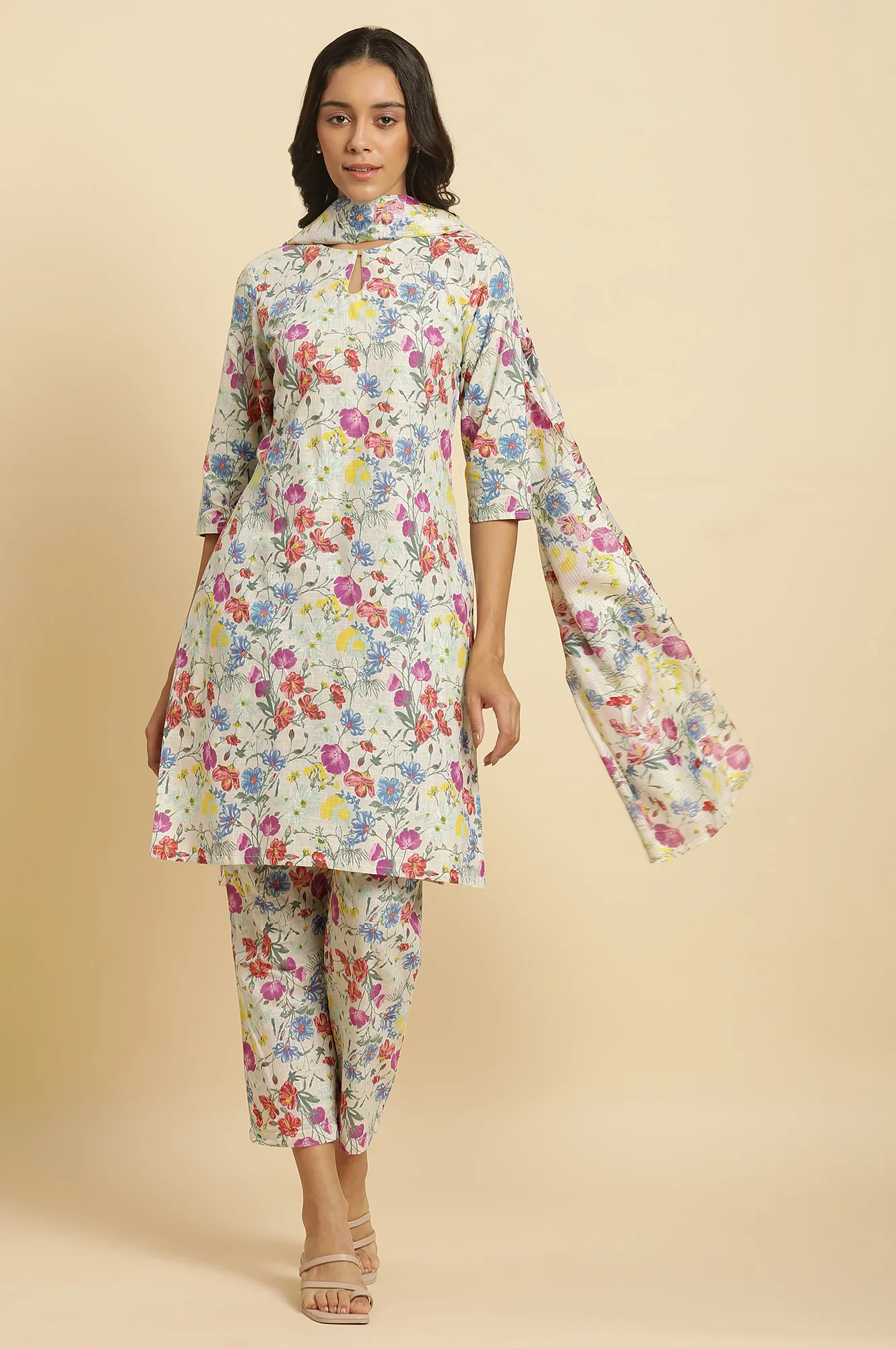 Ecru Floral Printed Kurta, Pants & Dupatta Set - Image 2