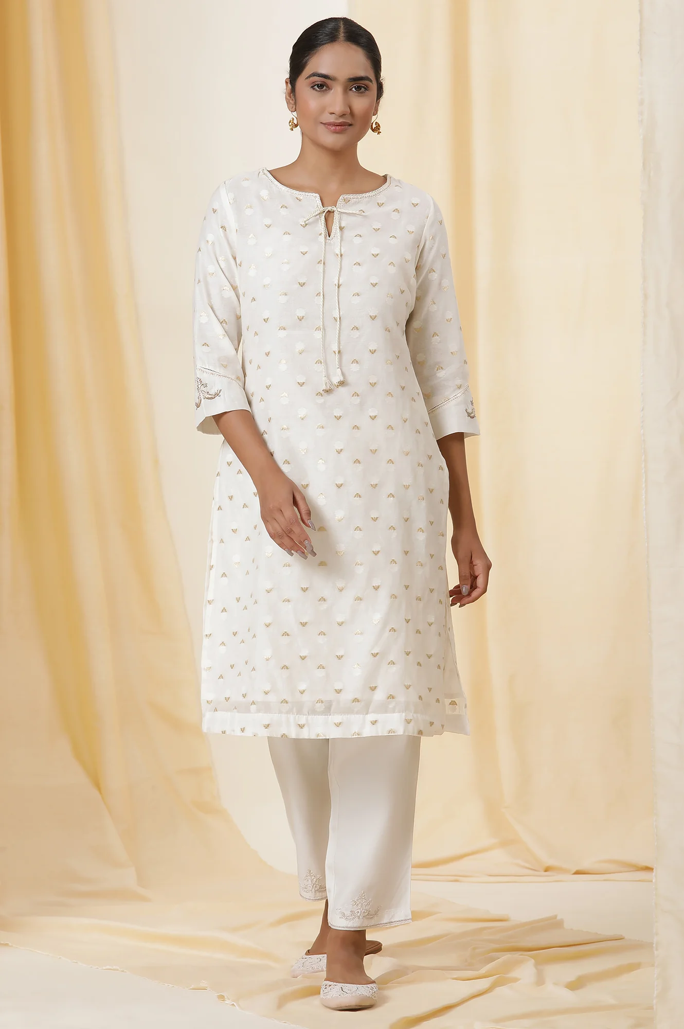 Ecru Mettalic Dori Embroidered Kurta And Straight Pants Set - Image 2