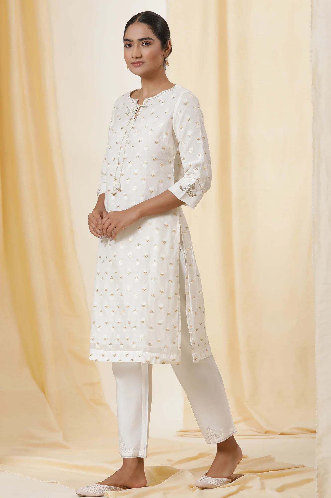 Ecru Mettalic Dori Embroidered Kurta And Straight Pants Set - Image 3