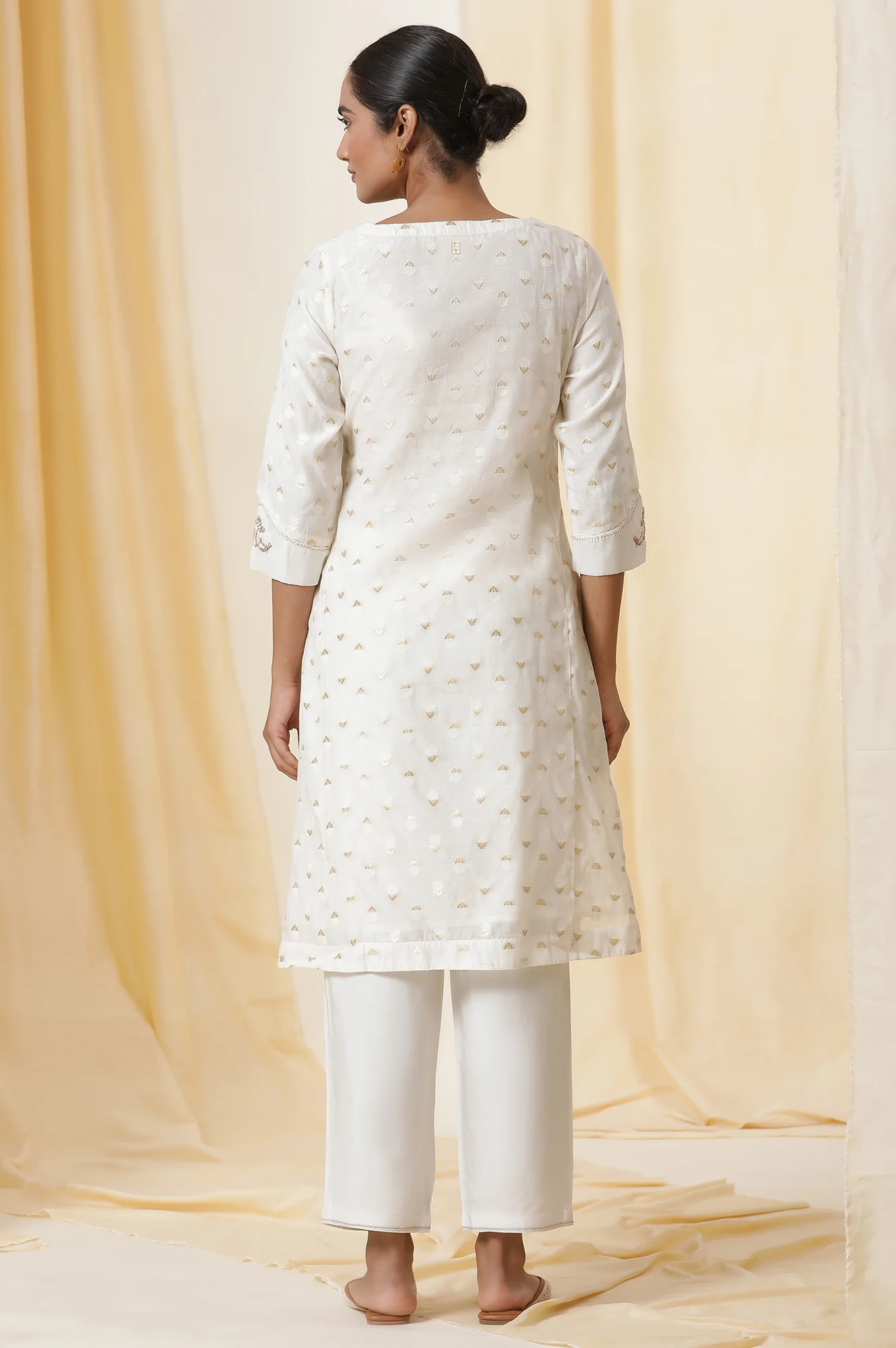 Ecru Mettalic Dori Embroidered Kurta And Straight Pants Set - Image 4
