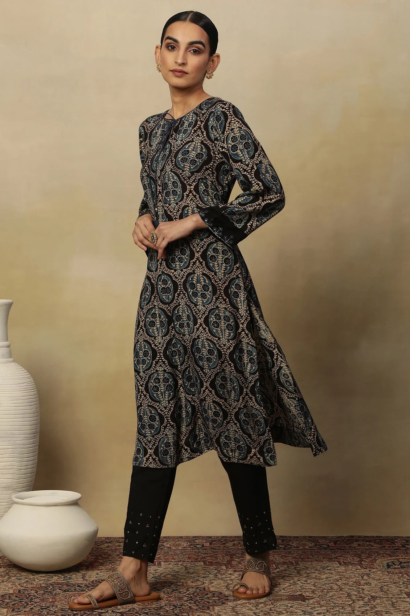 Ecru Short Kurta With Earthy Multi-Coloured Ajrakh Print All Over - Image 3