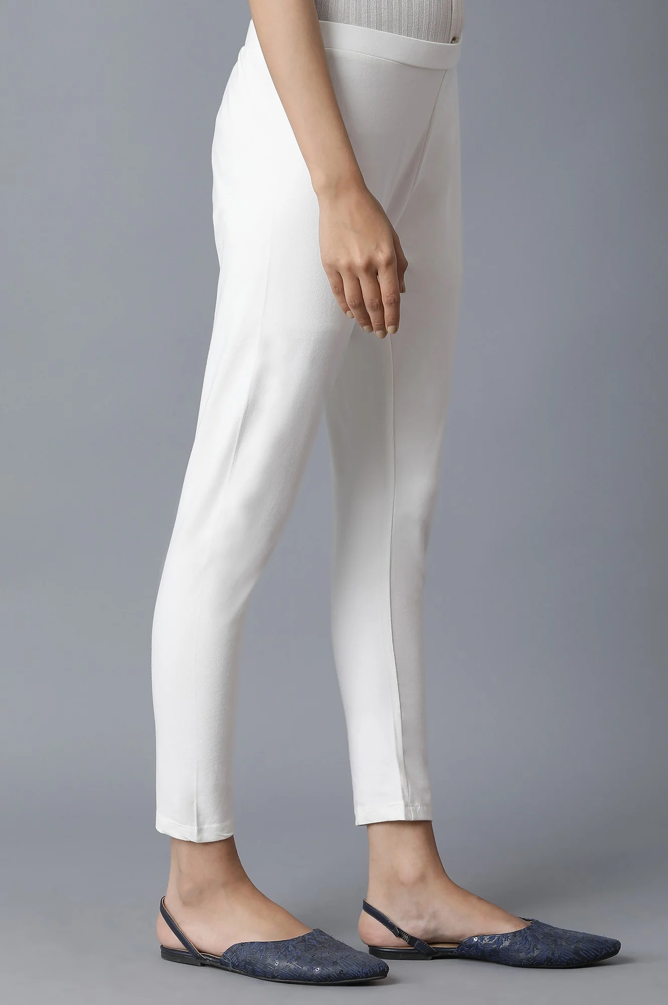 Ecru Solid Slim Pants - Image 4