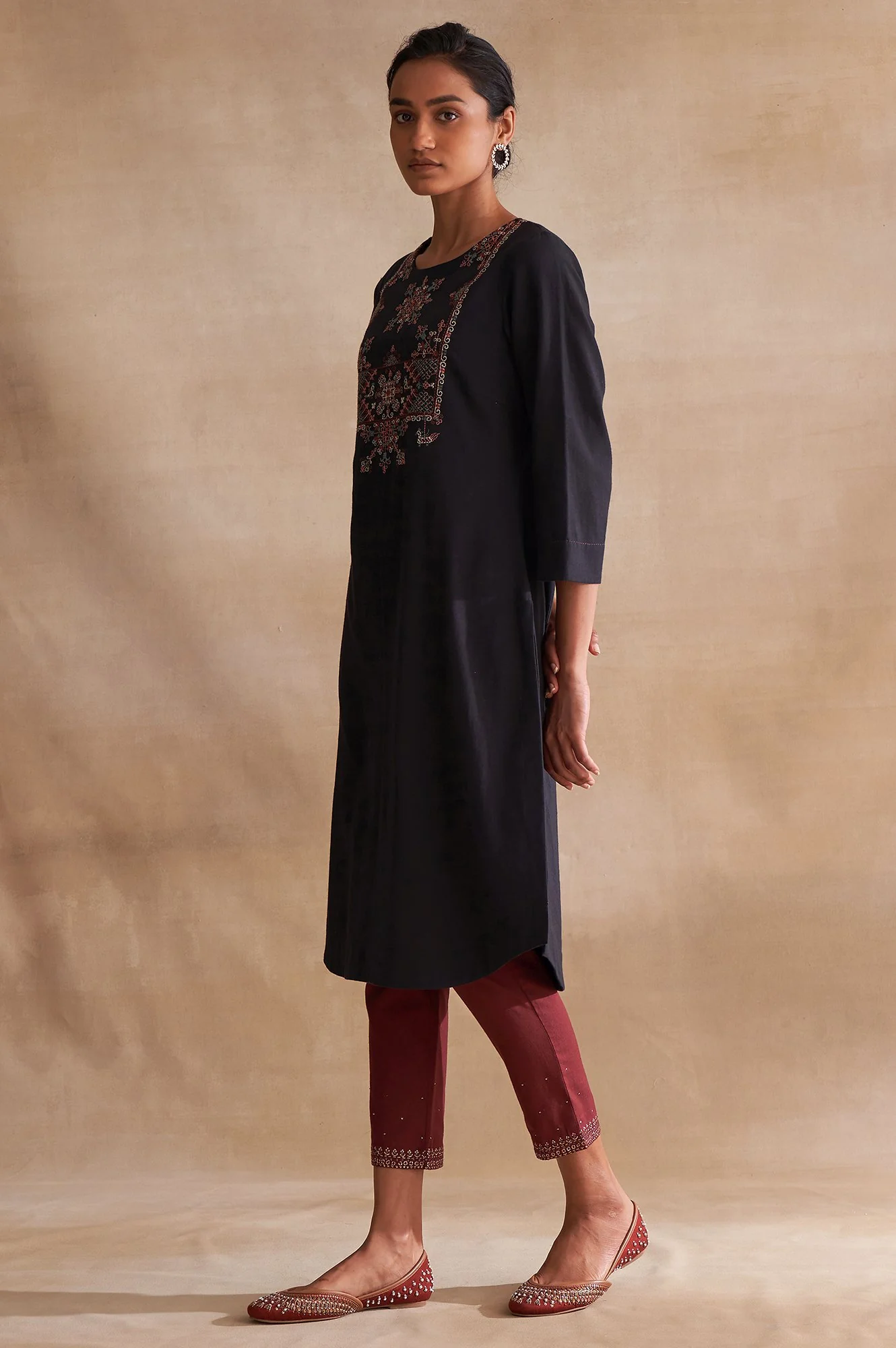 Folksong By W Black Embroidered Cotton Flax kurta - Image 3