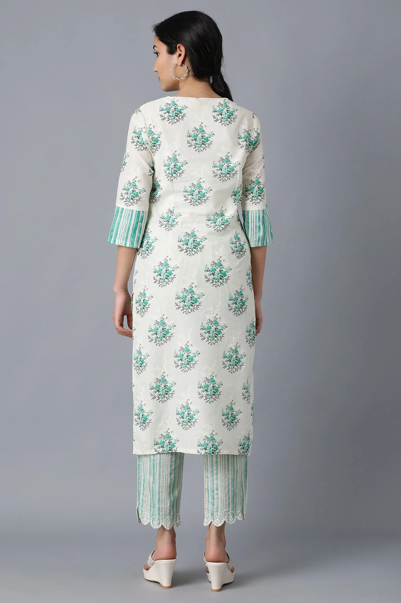 Green And White Printed Straight Kurta In Round Neck - Image 2