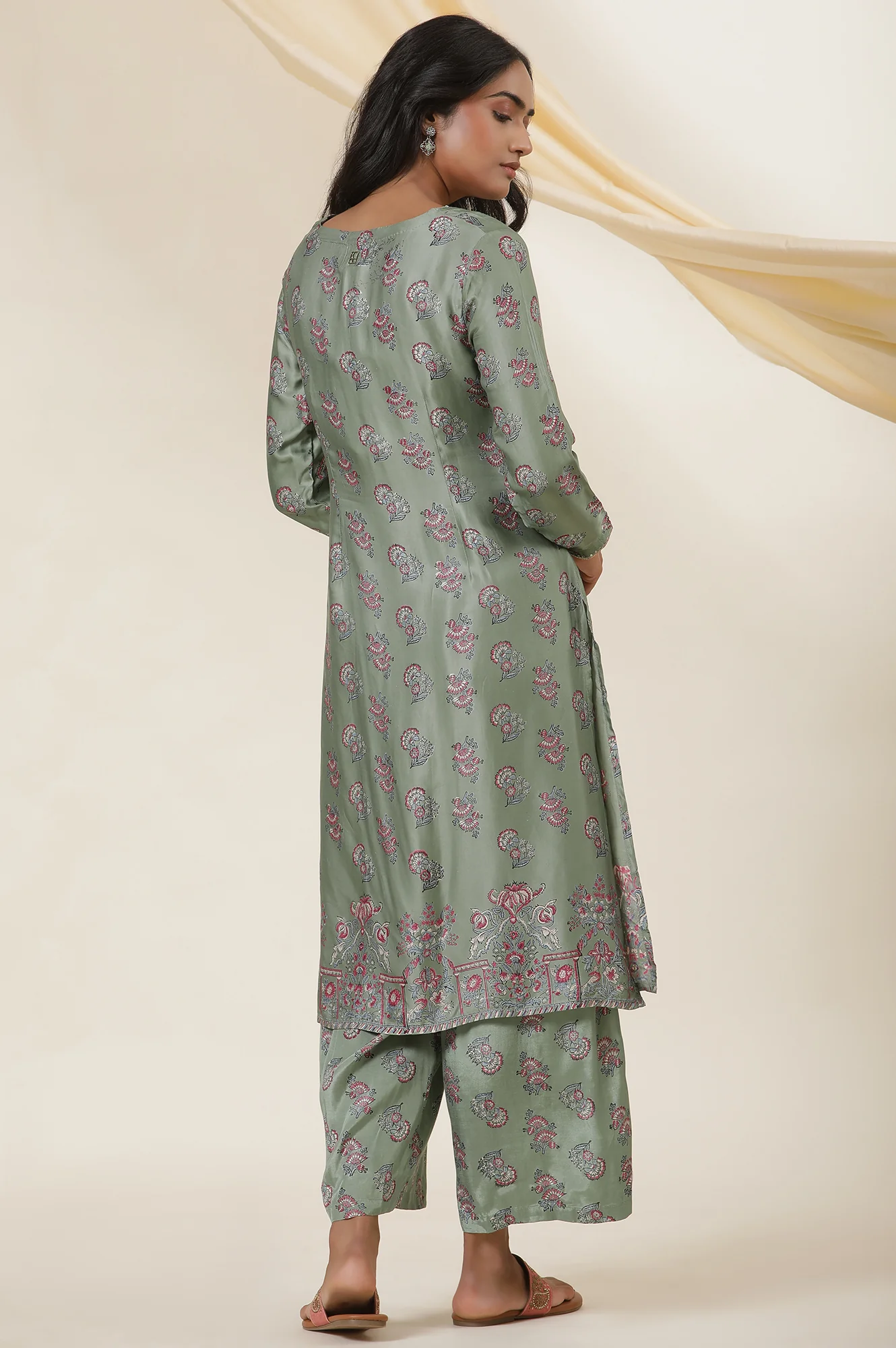 Green Block Printed Kurta In Lustrous Satin - Image 4
