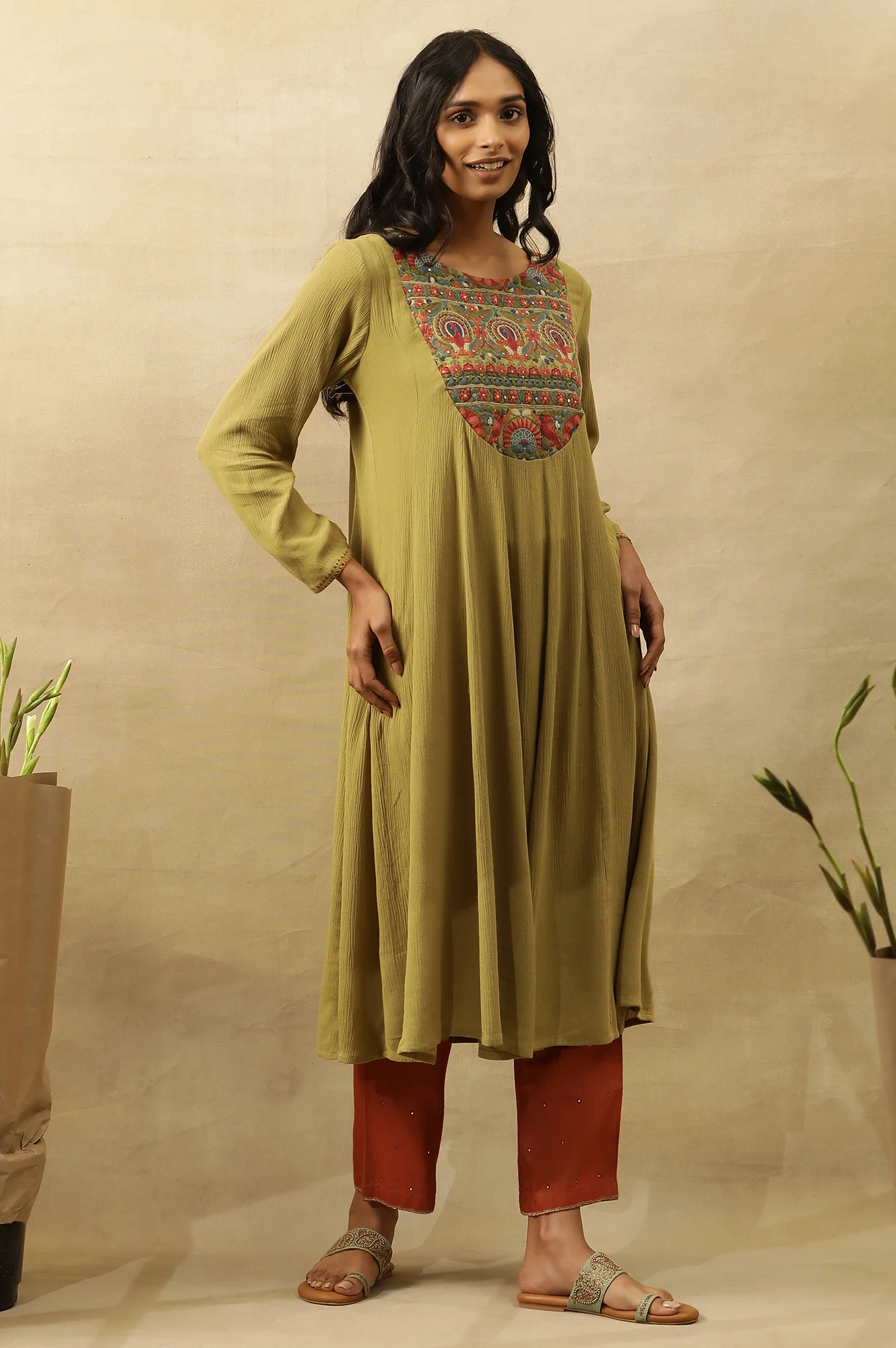 Green Embroidered Kurta In Rayon Crepe - Image 5