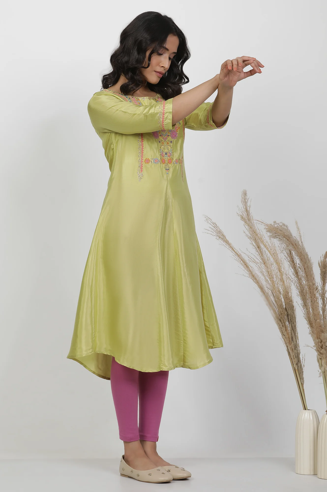 Green Embroidered Shantung Kurta, Pants And Dupatta Set - Image 5