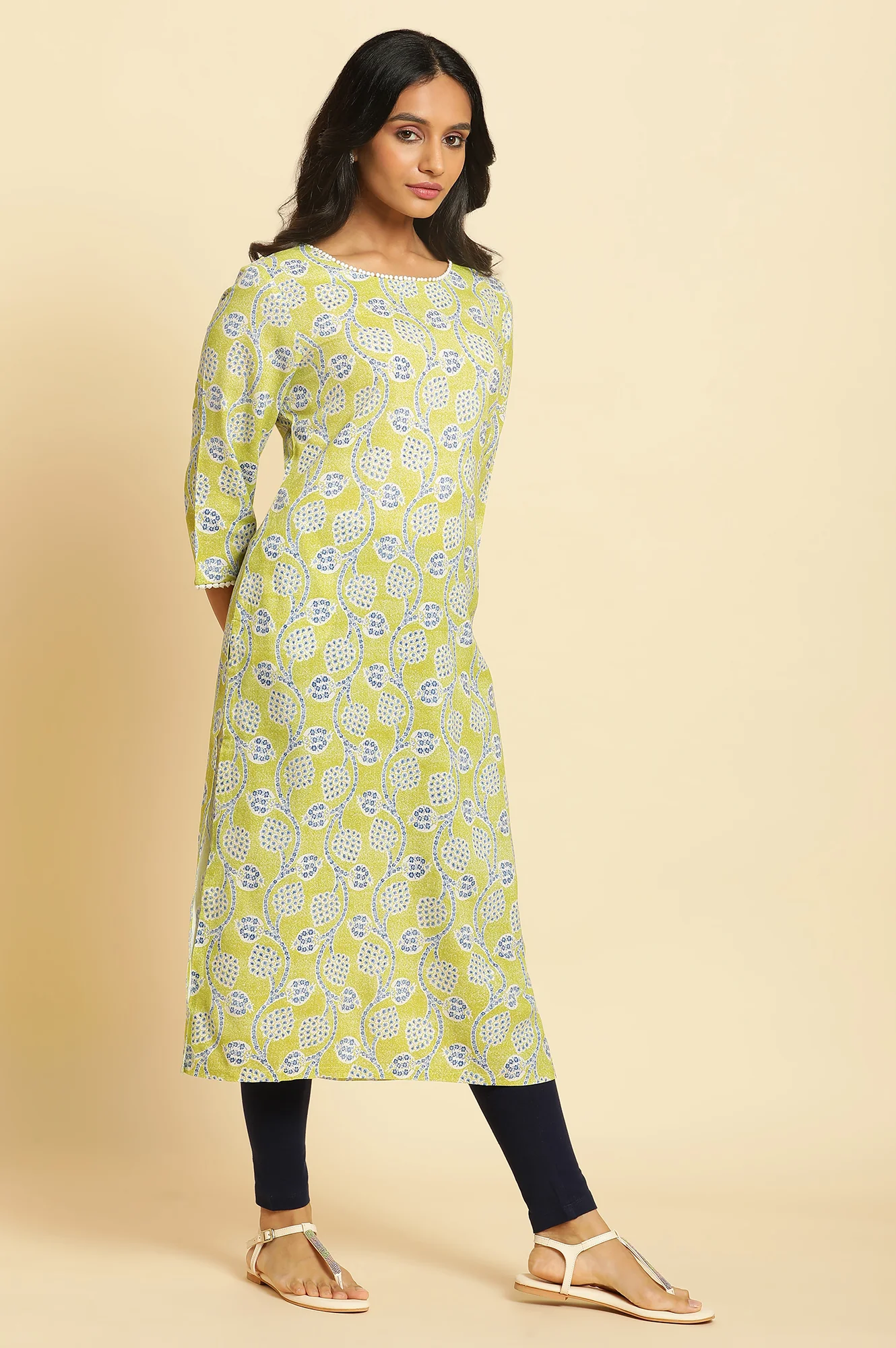 Green Floral Printed Straight Kurta - Image 4