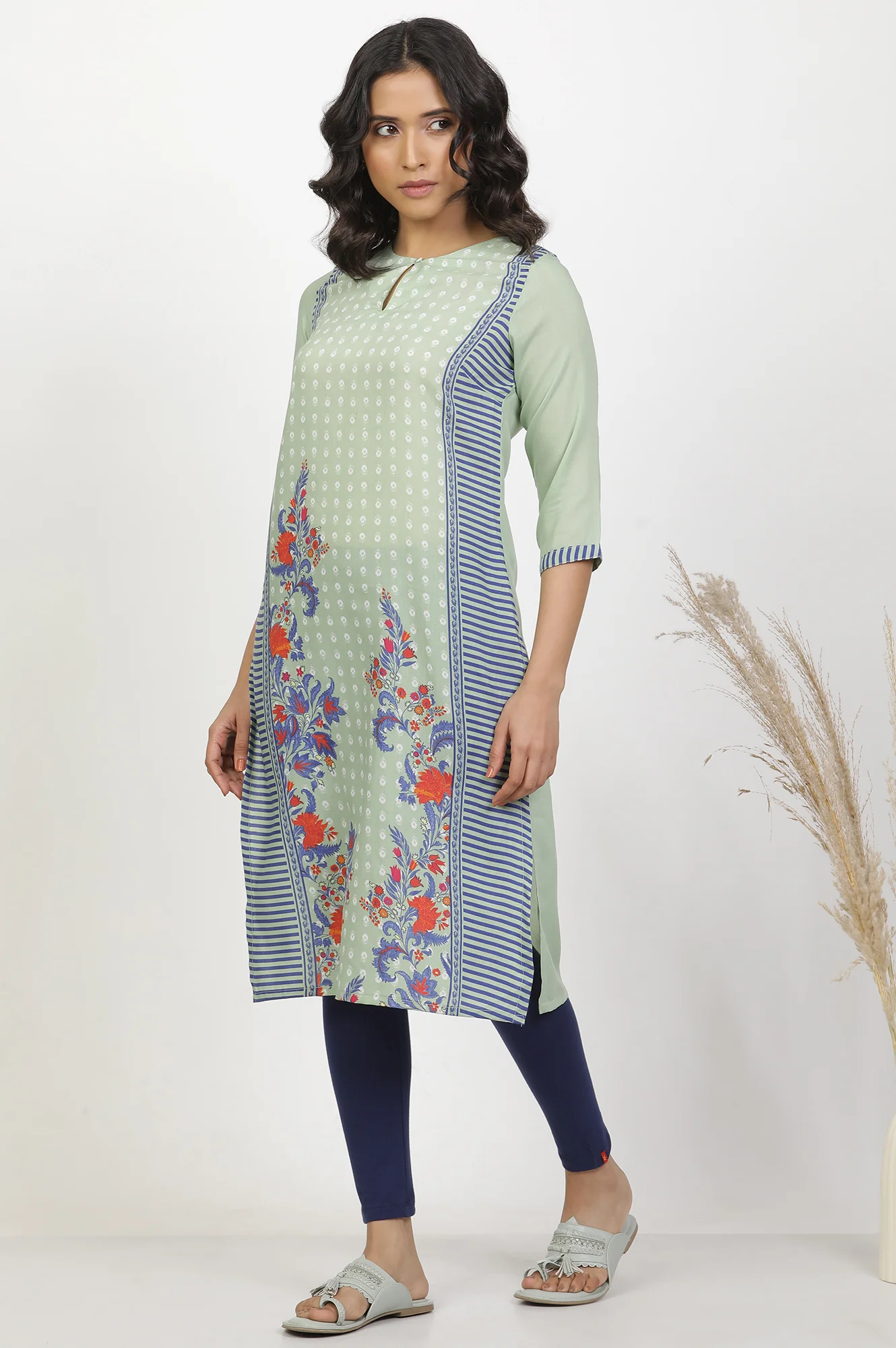 Green Print Mix Kurta And Tights Set - Image 3