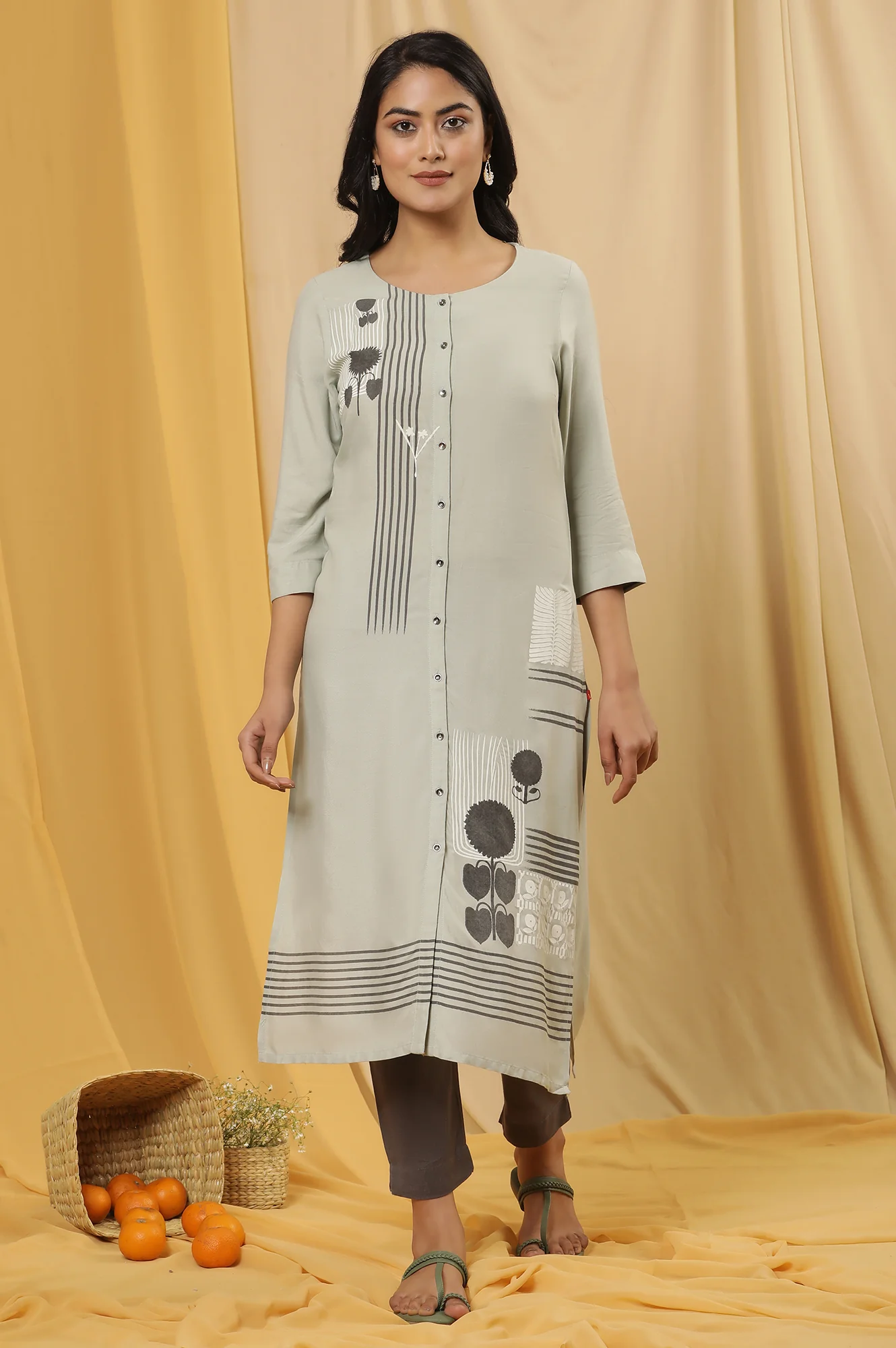 Green Printed Button Down Kurta And Pants Set - Image 2