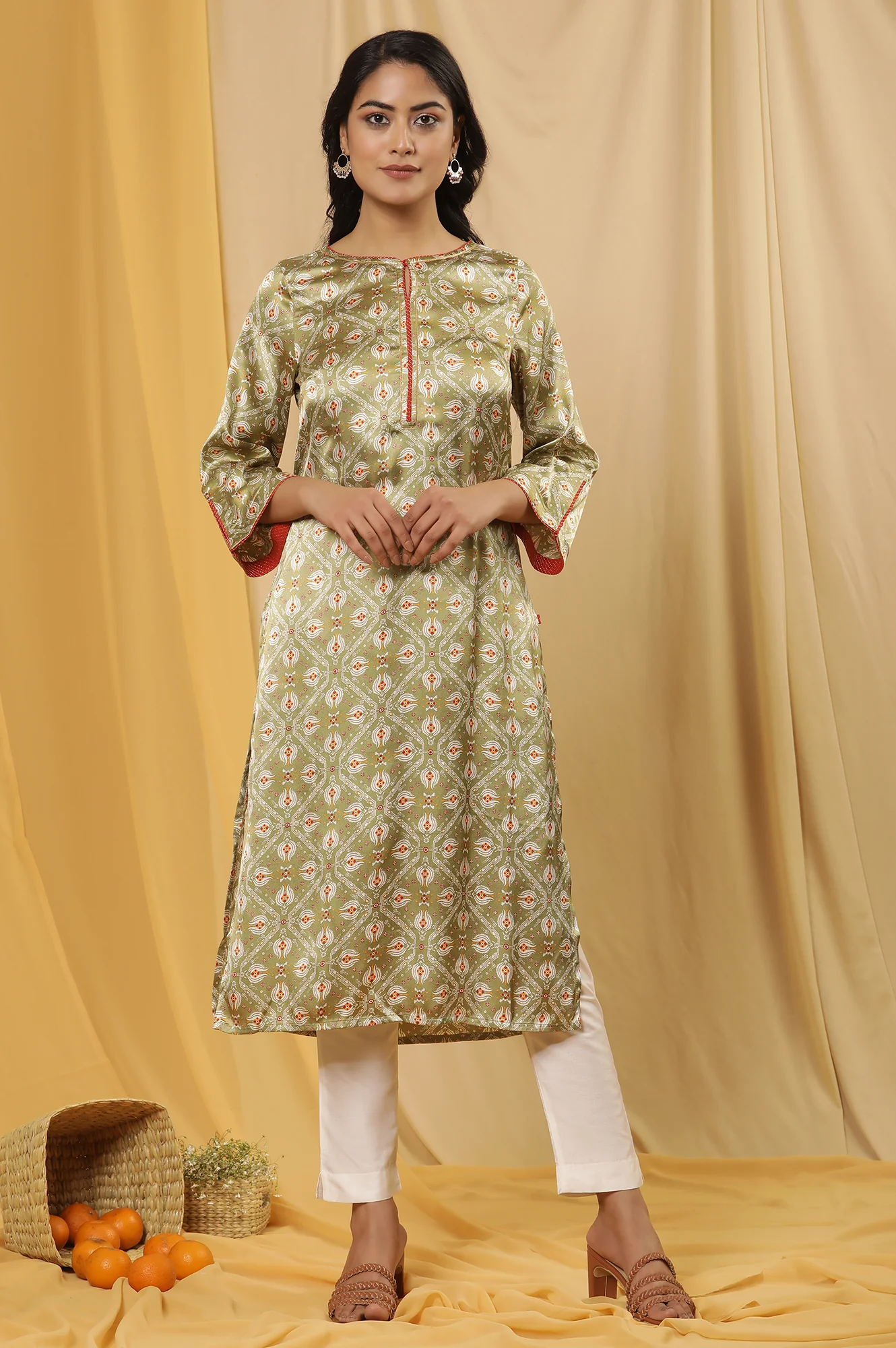 Green Printed Japanese Satin Kurta And Pants Set - Image 2