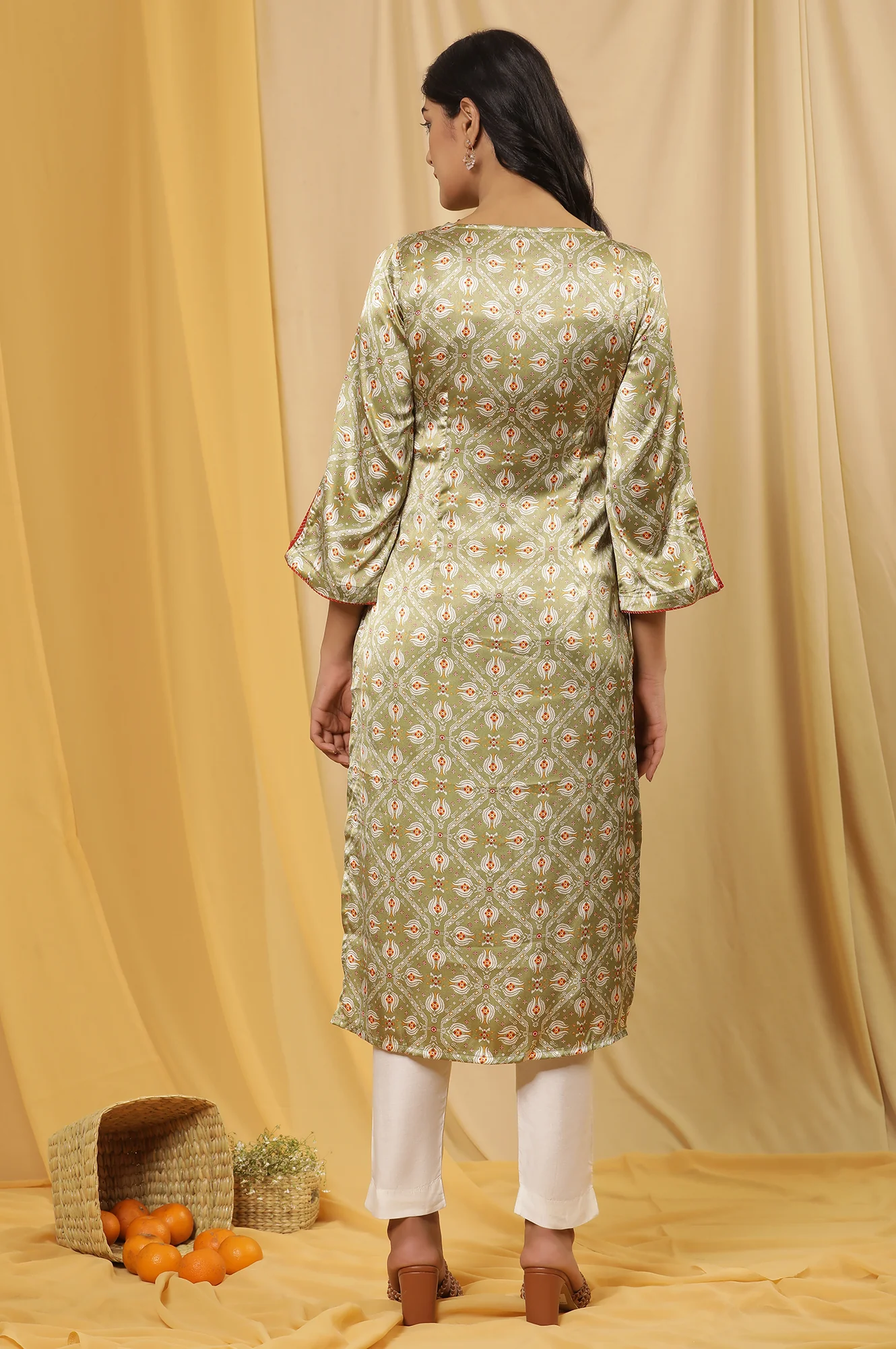 Green Printed Japanese Satin Kurta And Pants Set - Image 4
