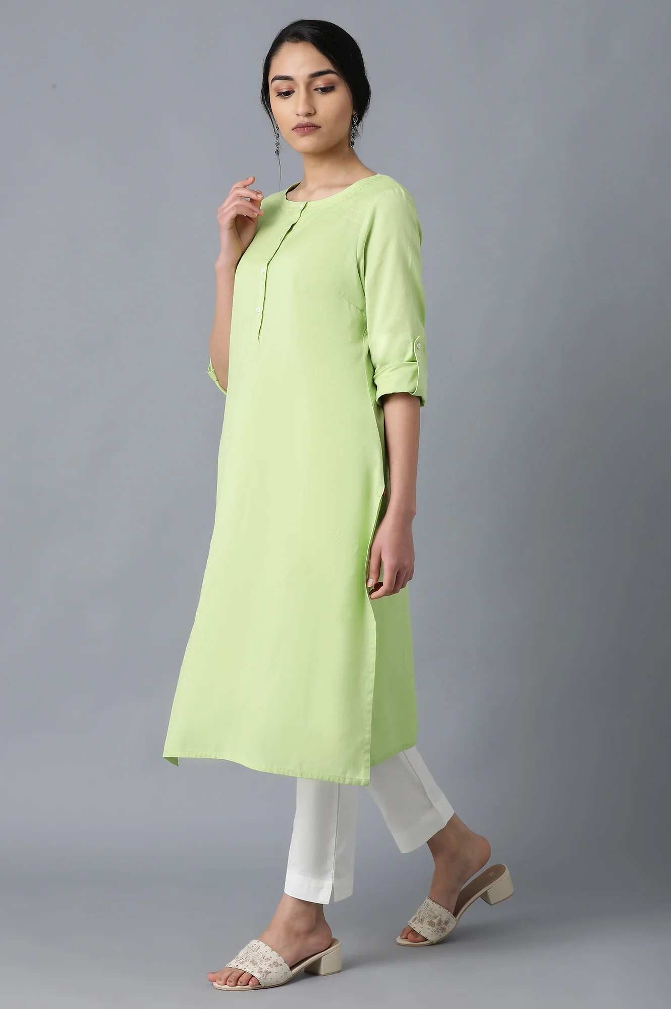 Green Round Neck Solid kurta - Image 4