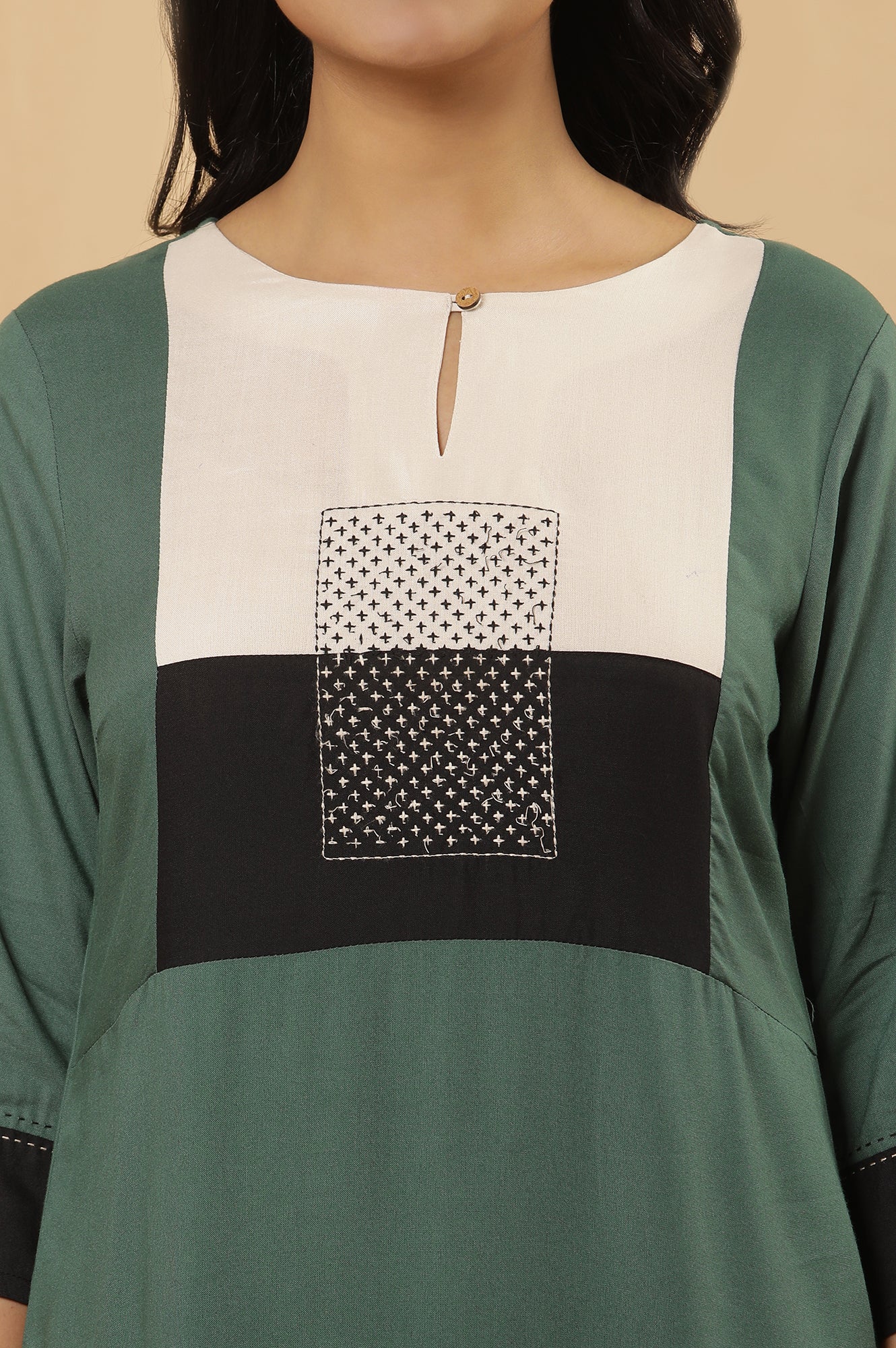 Green Straight Kurta And Trousers Set - Image 7