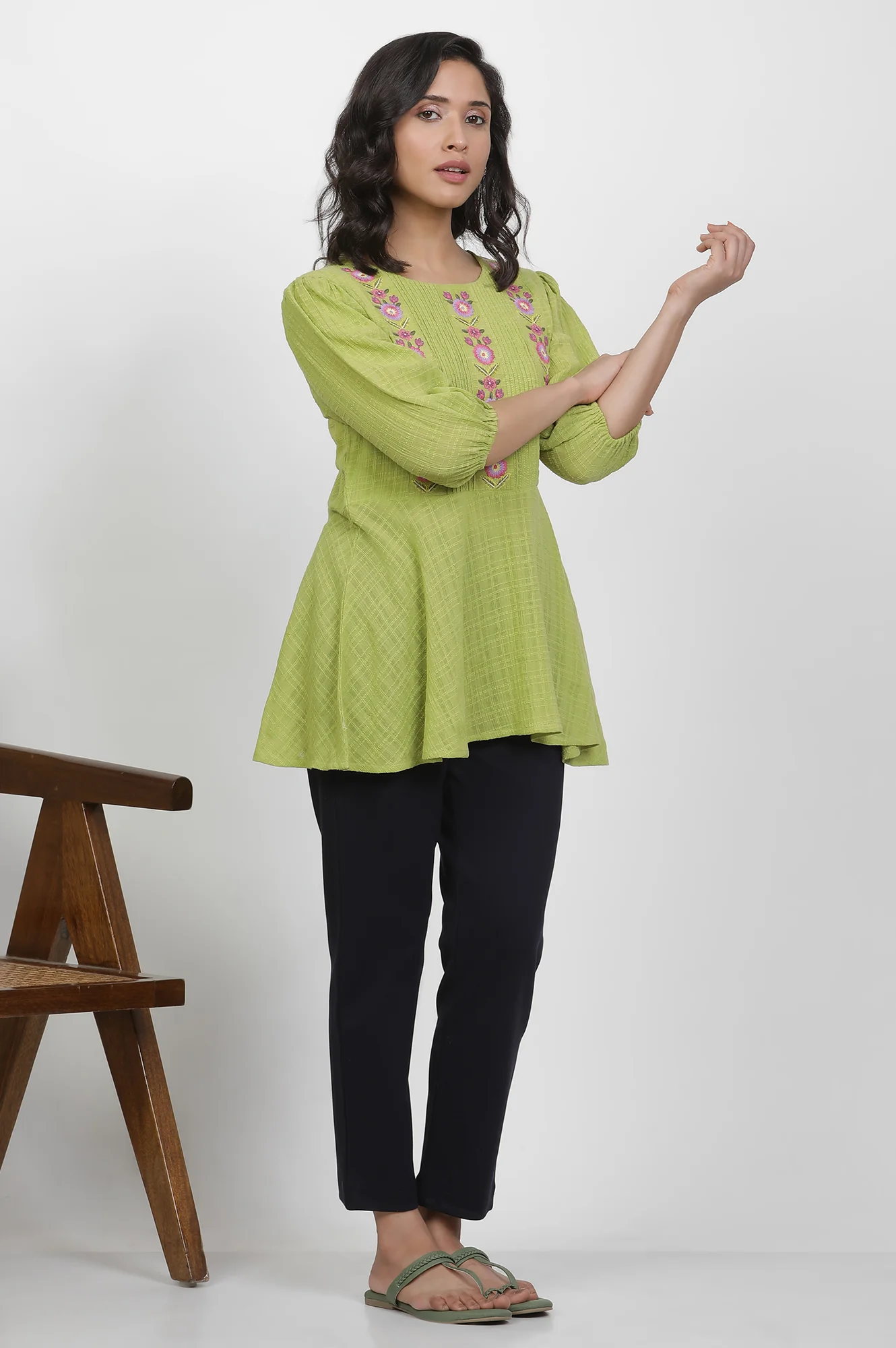 Green Thread Embroidered Peplum Top - Image 5
