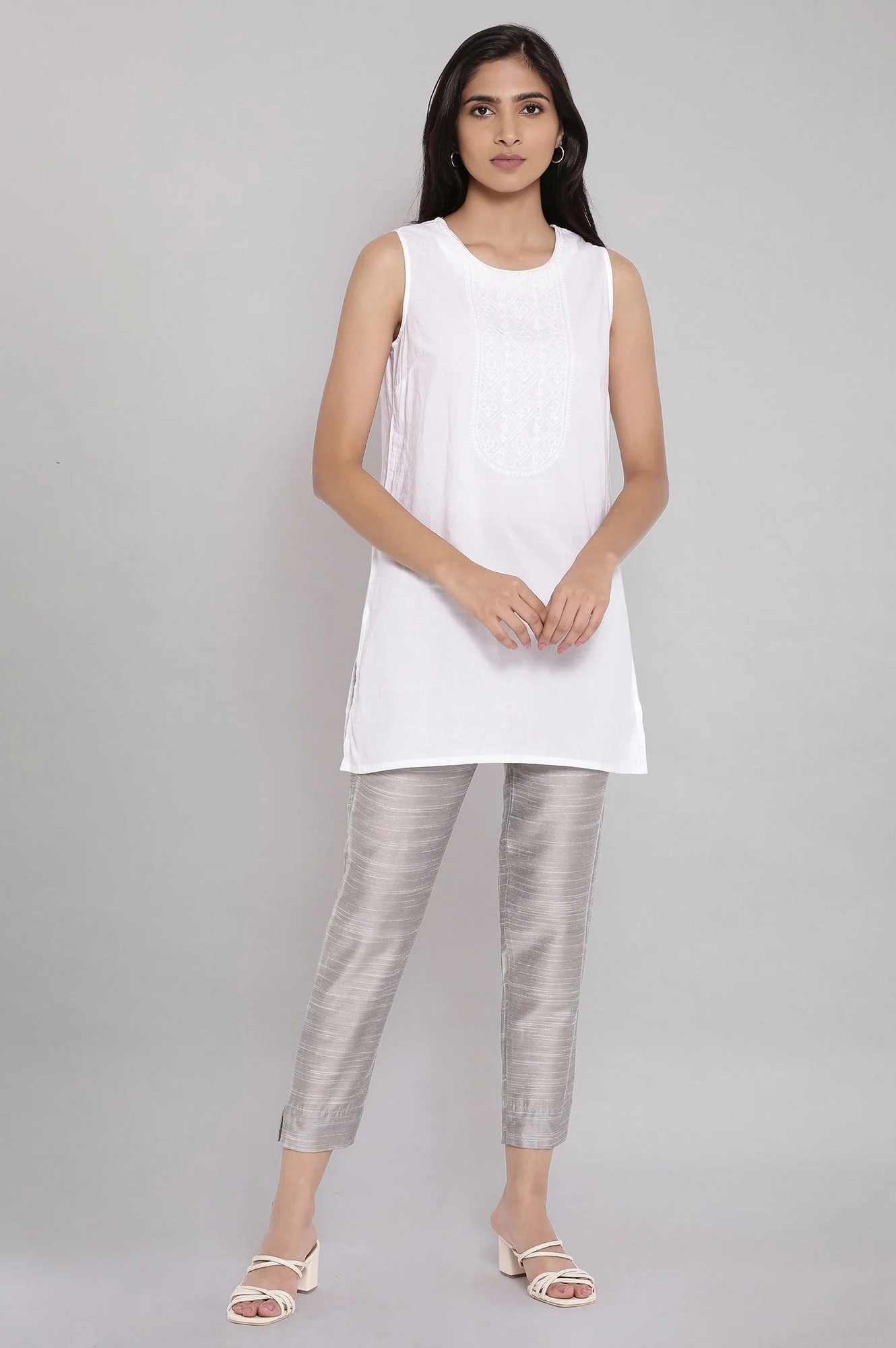 Grey Solid Straight Fit Woven Pants With Elasticated Waist - Image 5