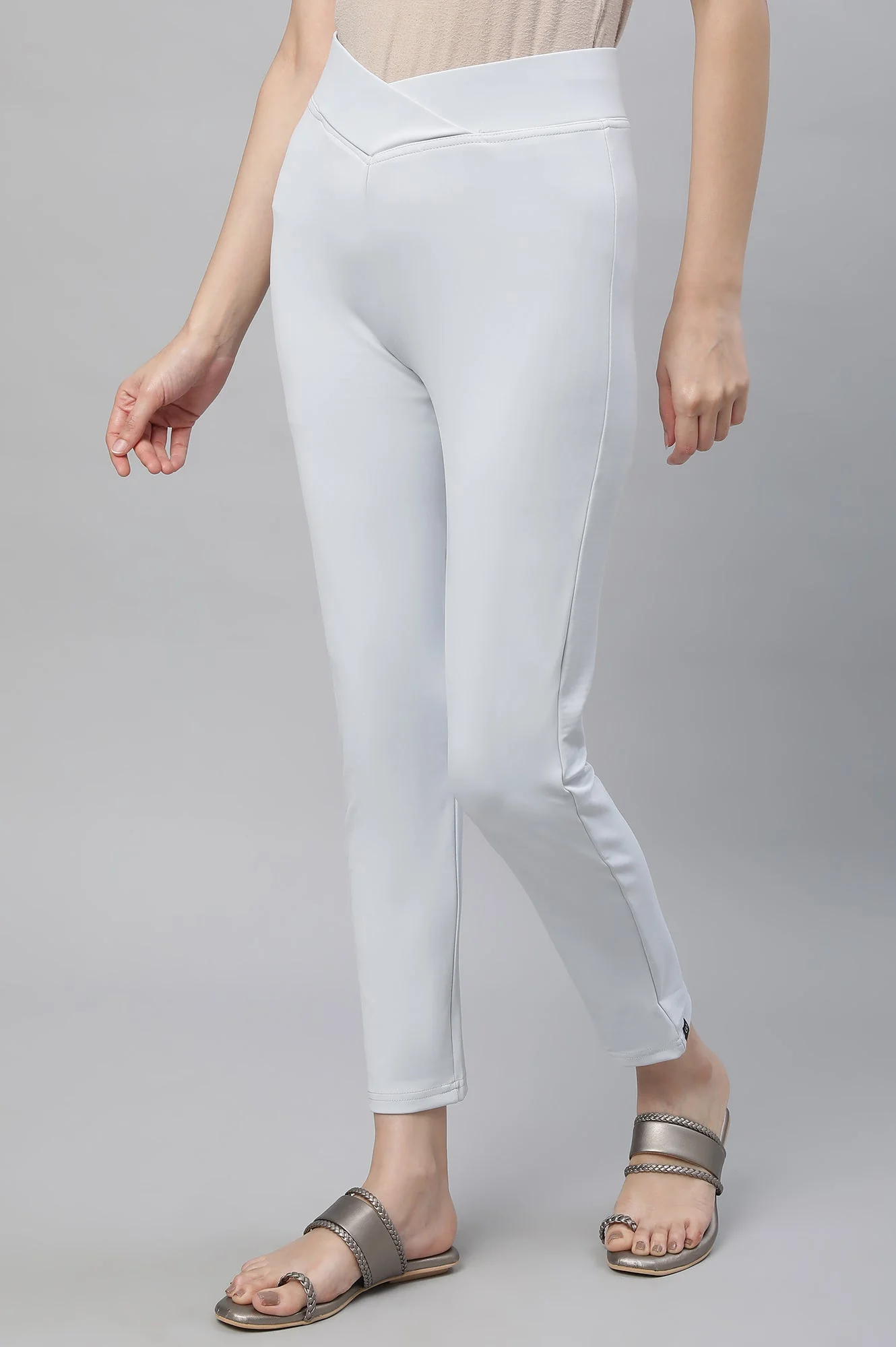 Light Grey Solid Skinny-fit Lycra Tights with Slip-on Closure - Image 2