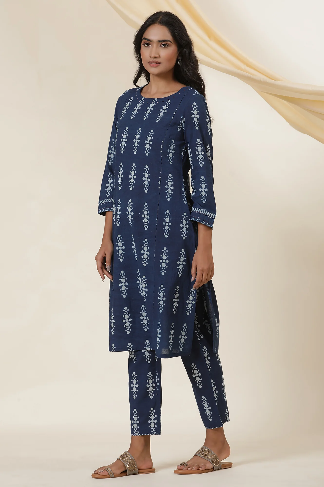 Indigo Buti Block Print Round Neck Kurta - Image 3