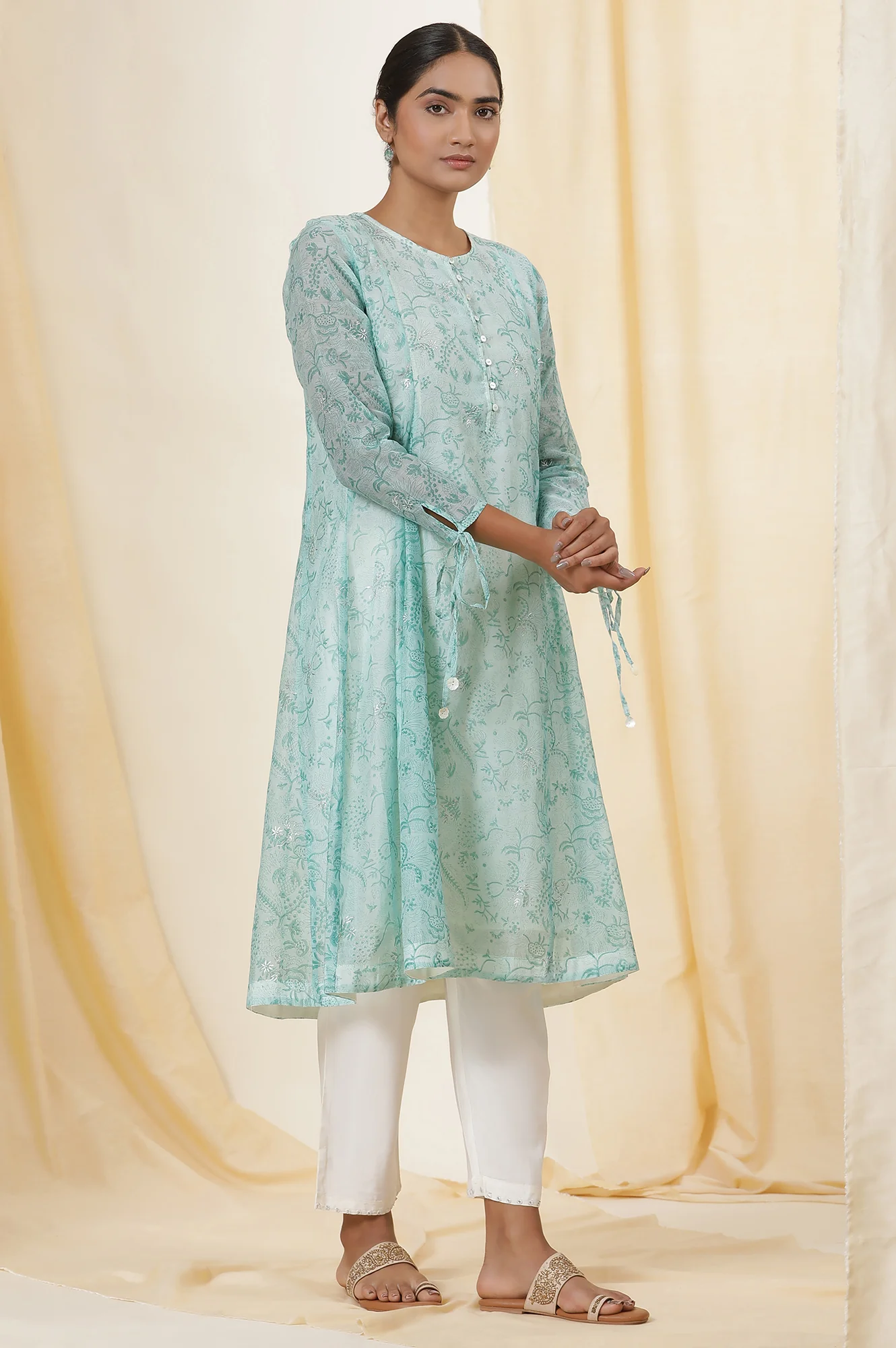 Light Green Block Printed A-Line Cotton Silk Kurta And Straight Pants Set - Image 5