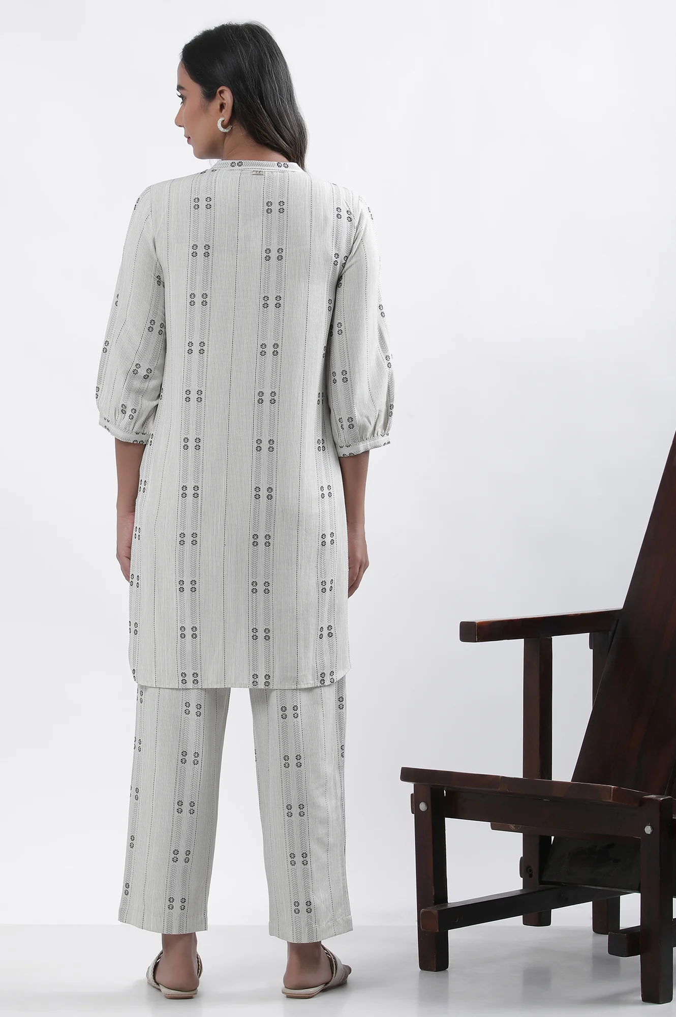 Light Grey Yarn Dyed Tunic And Pants Set - Image 4