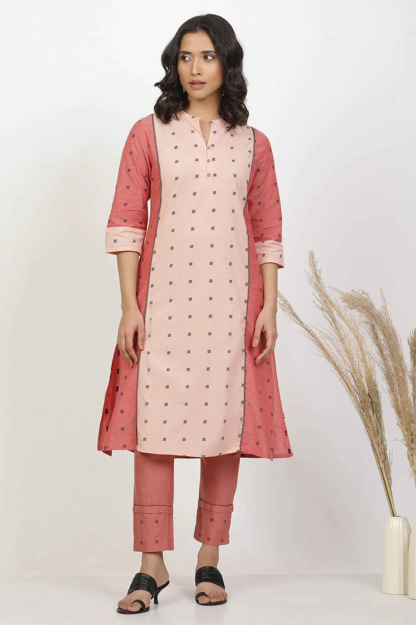 Light Red Straight Kurta And Pants Set - Image 2