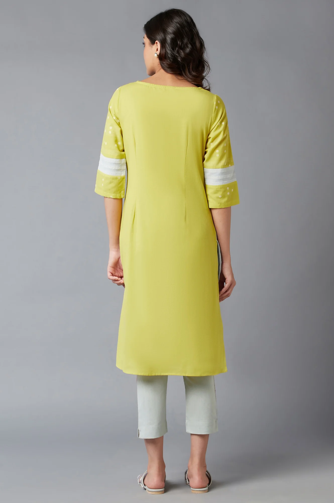 Light Yellow Cotton Dobby Kurta With Embroidery Detail - Image 2