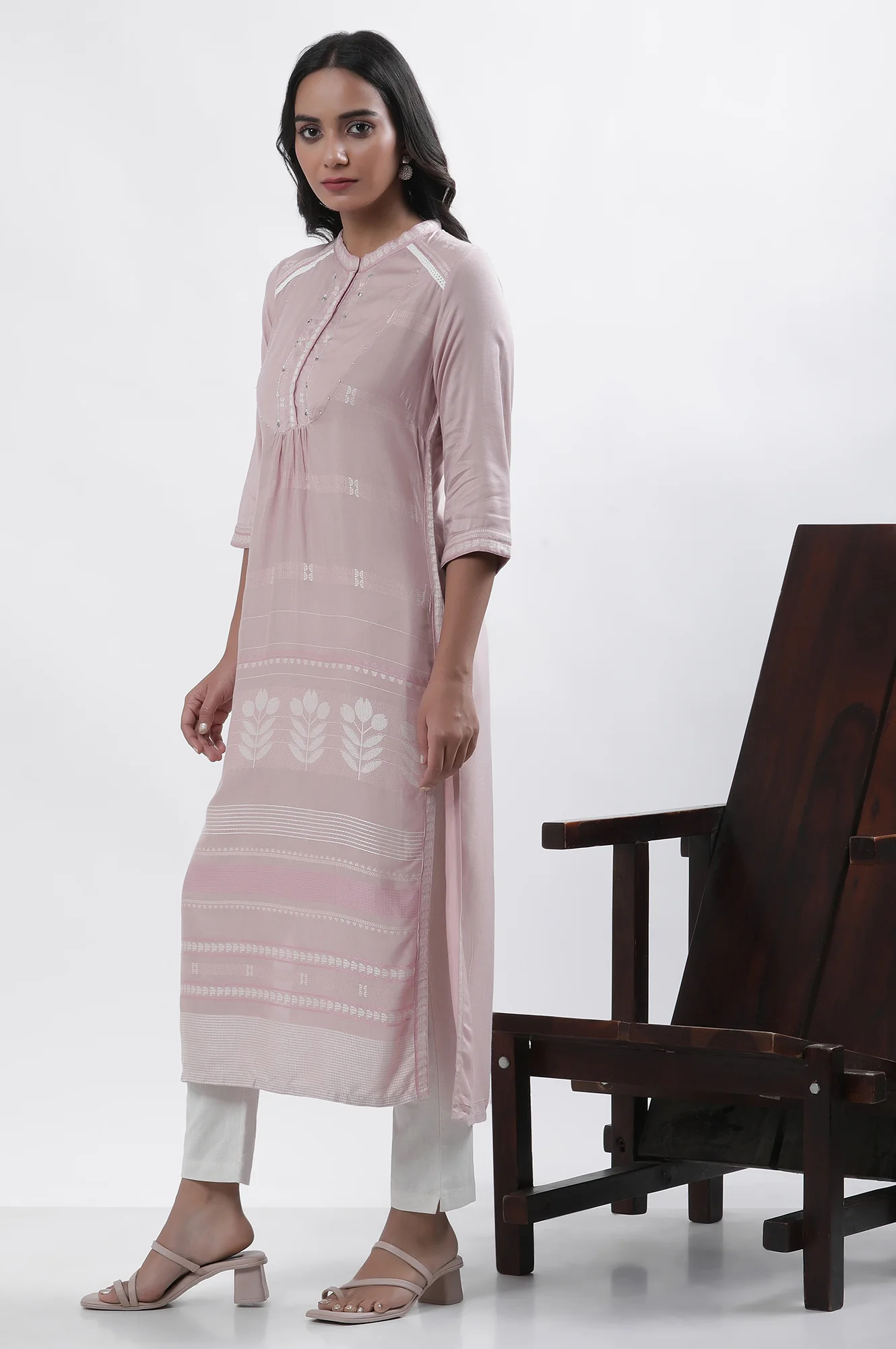 Lilac Printed Kurta And Pants Set - Image 3