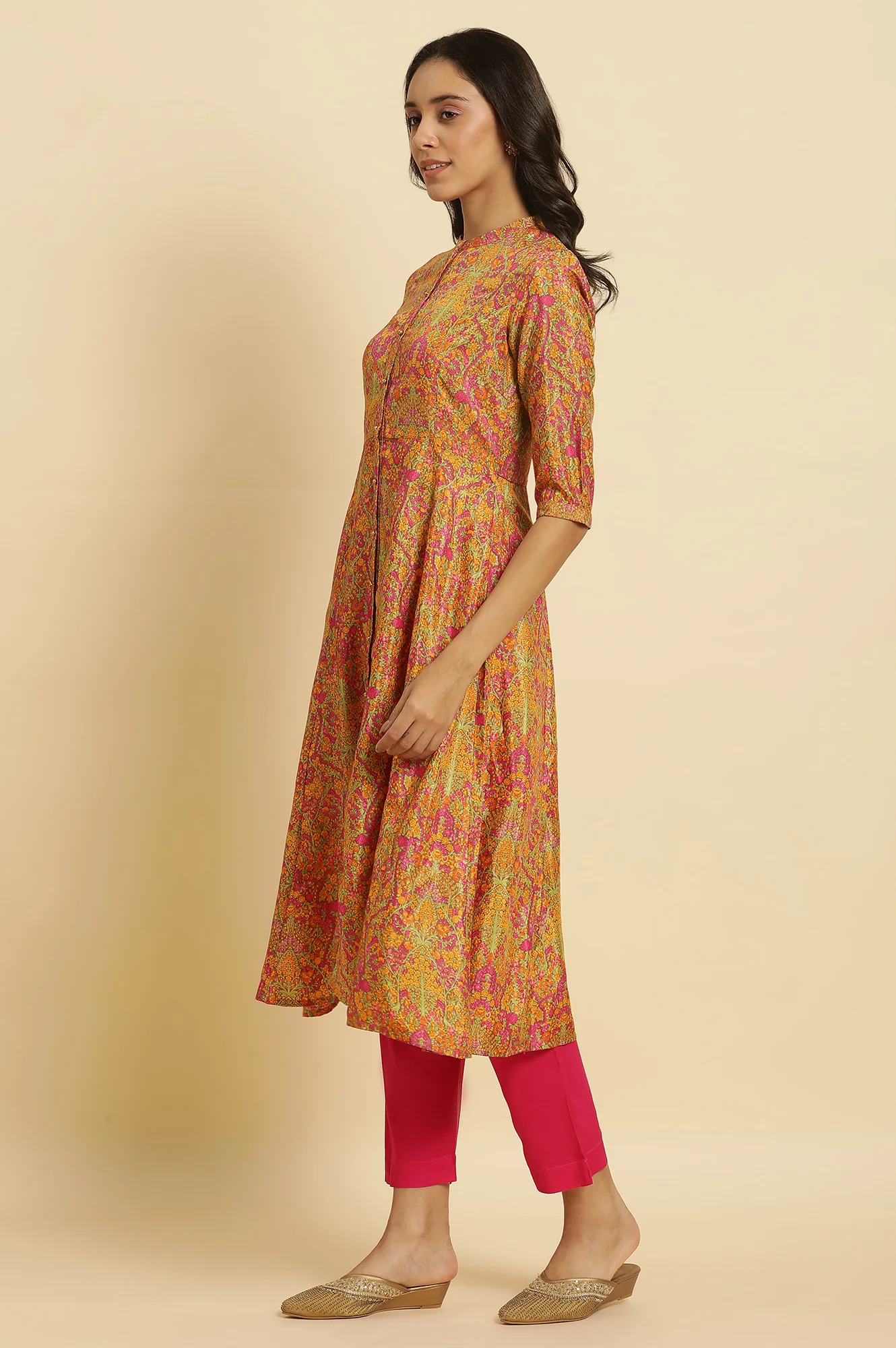 Multi-Coloured Floral Printed Kurta And Pants Set - Image 3