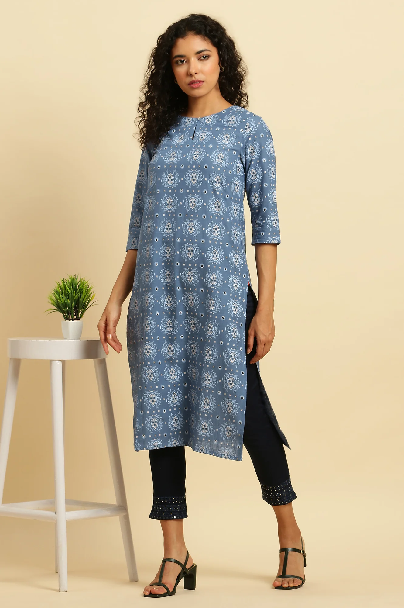 Navy Blue Solid Embroidered Slim Pants - Image 5