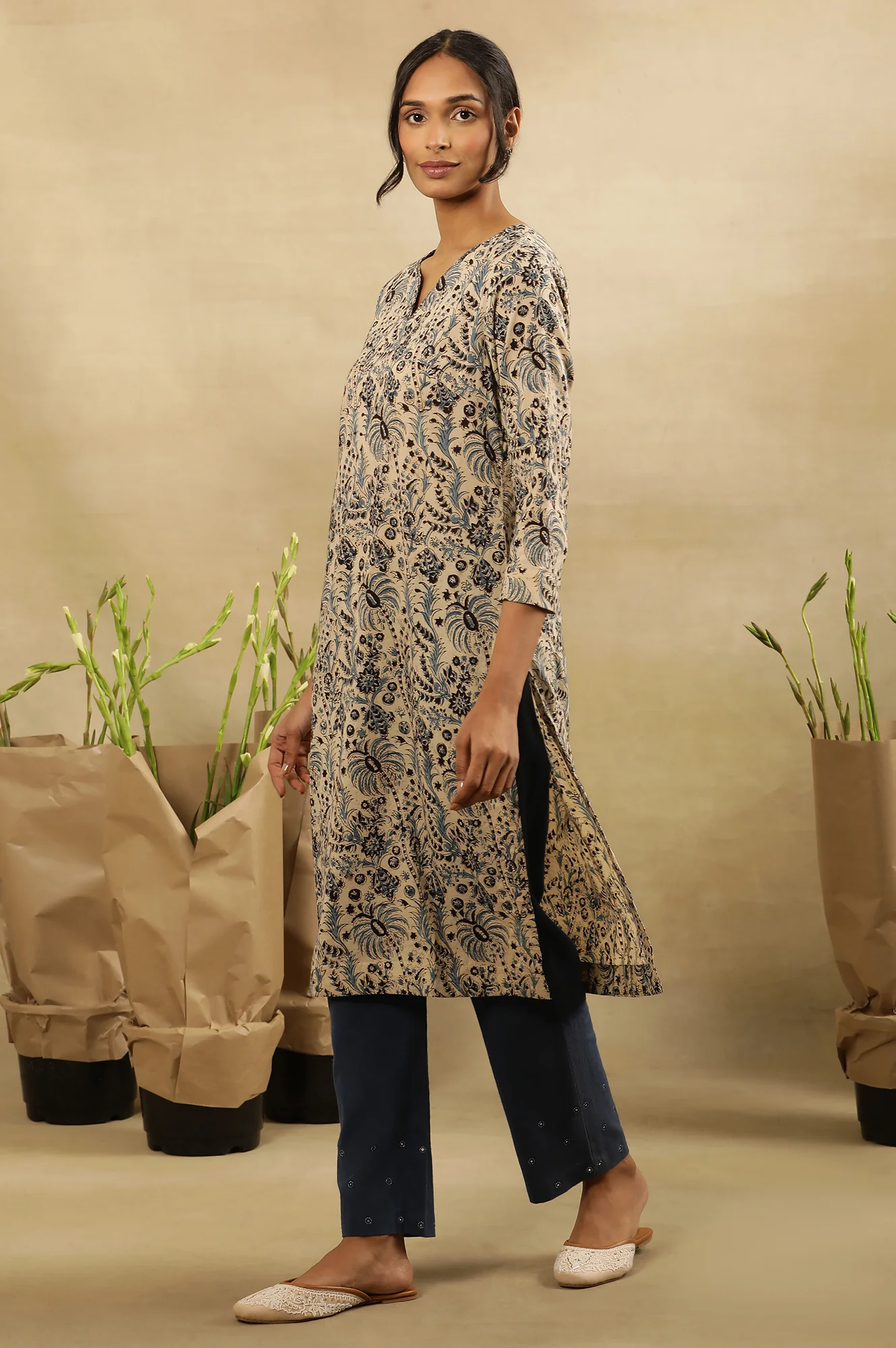 Off-White Dabu Block Printed Kurta In Cotton Voile - Image 3