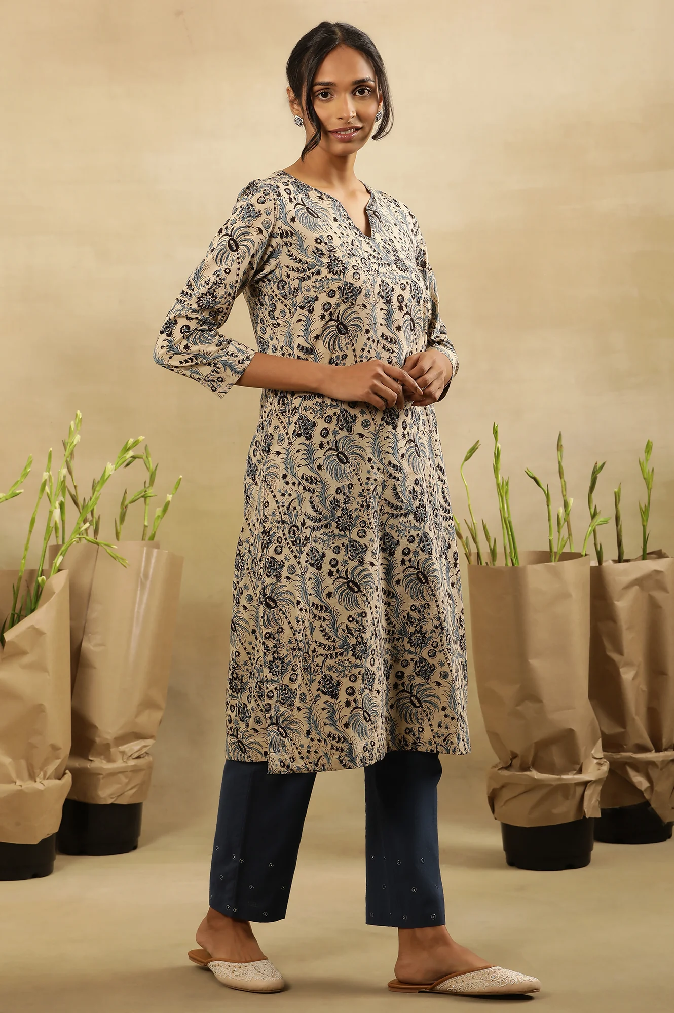 Off-White Dabu Block Printed Kurta In Cotton Voile - Image 5