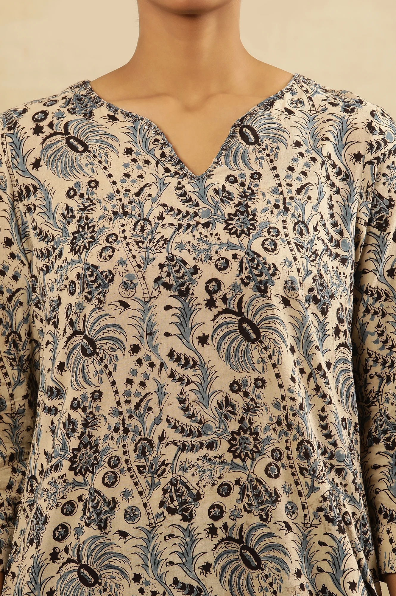 Off-White Dabu Block Printed Kurta In Cotton Voile - Image 7