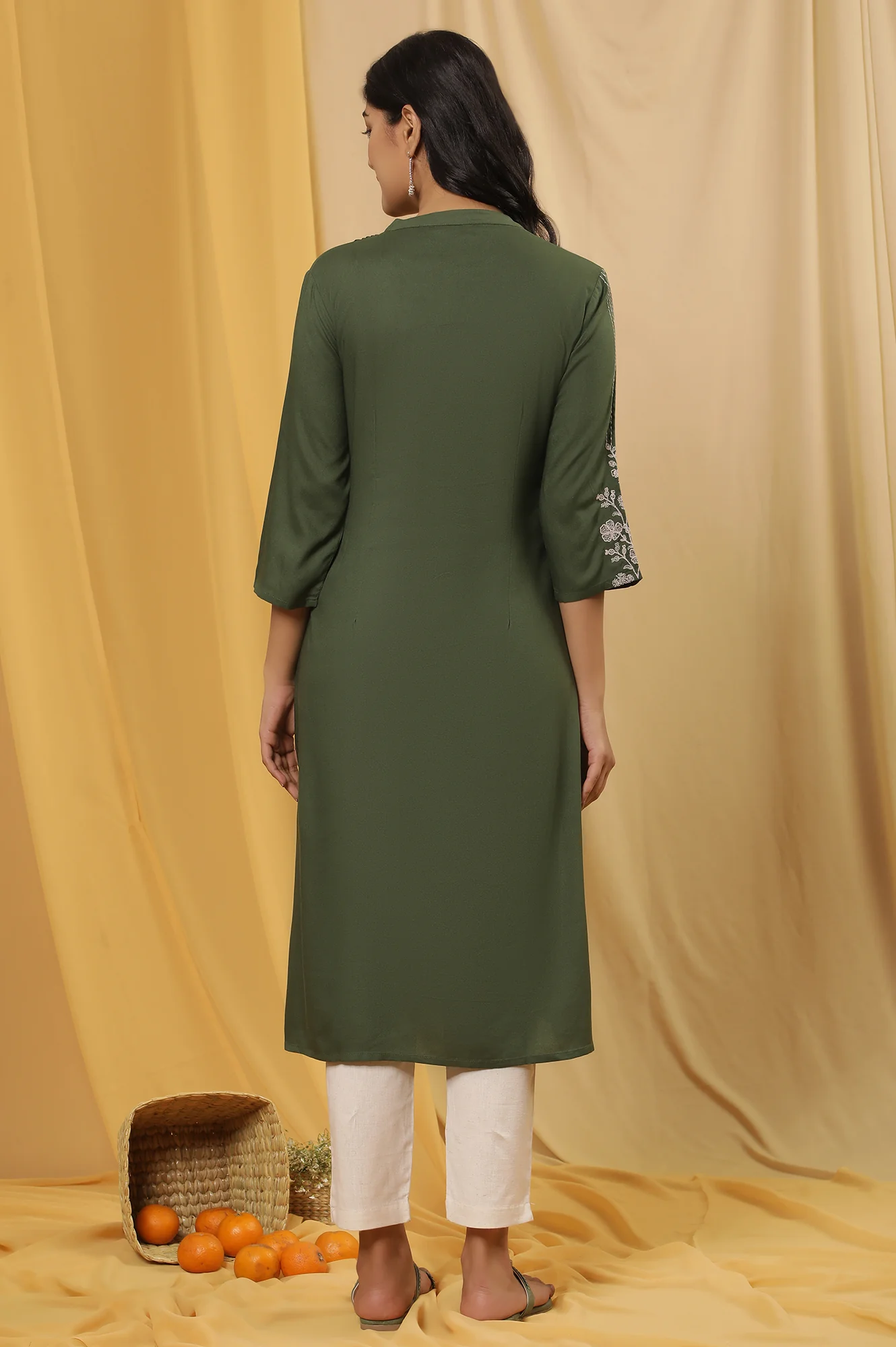 Olive Green Embroidered Kurta And Pants Set - Image 4