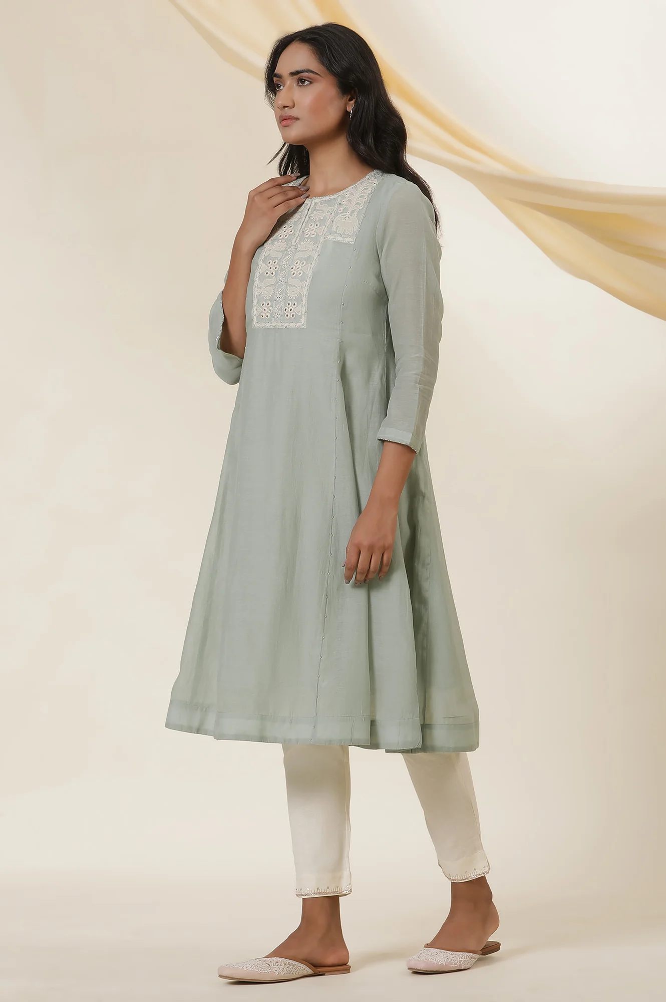 Pastel Green Applique Work Kurta In Silk Chanderi - Image 3