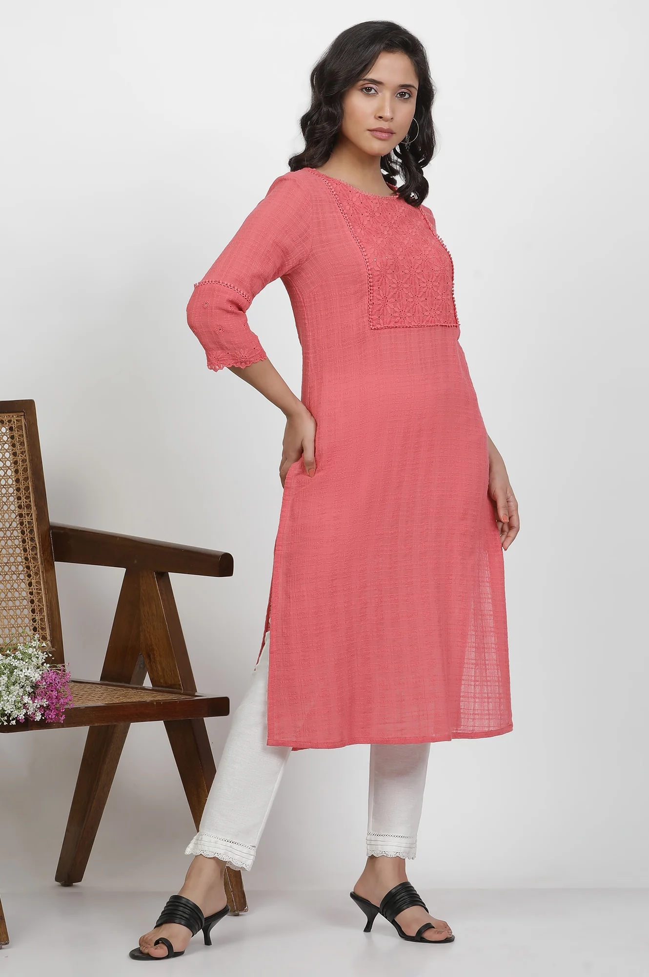 Pink Cotton Kurta With Schiffli Yoke - Image 5