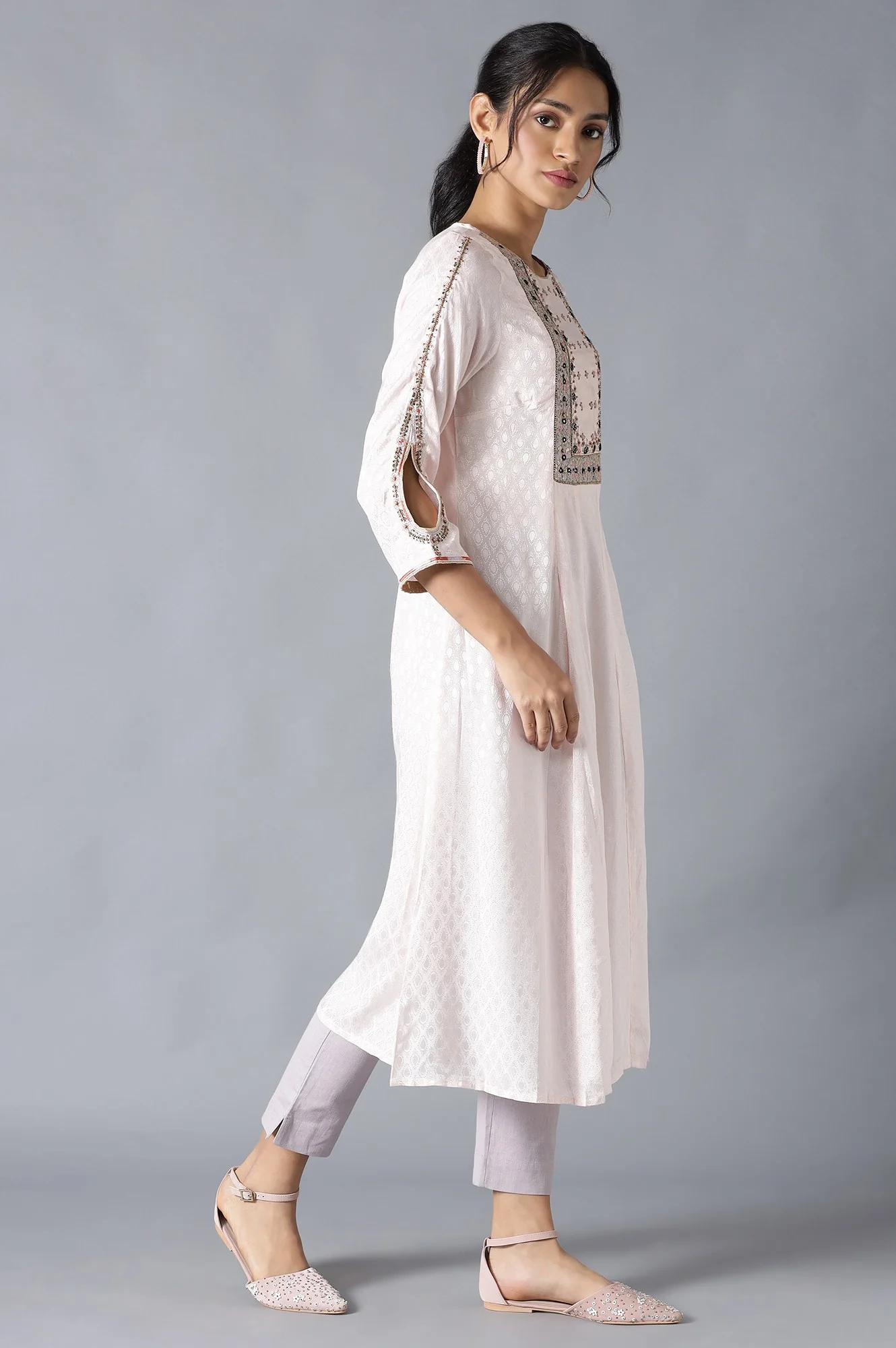 Pink Embroidered kurta - Image 4