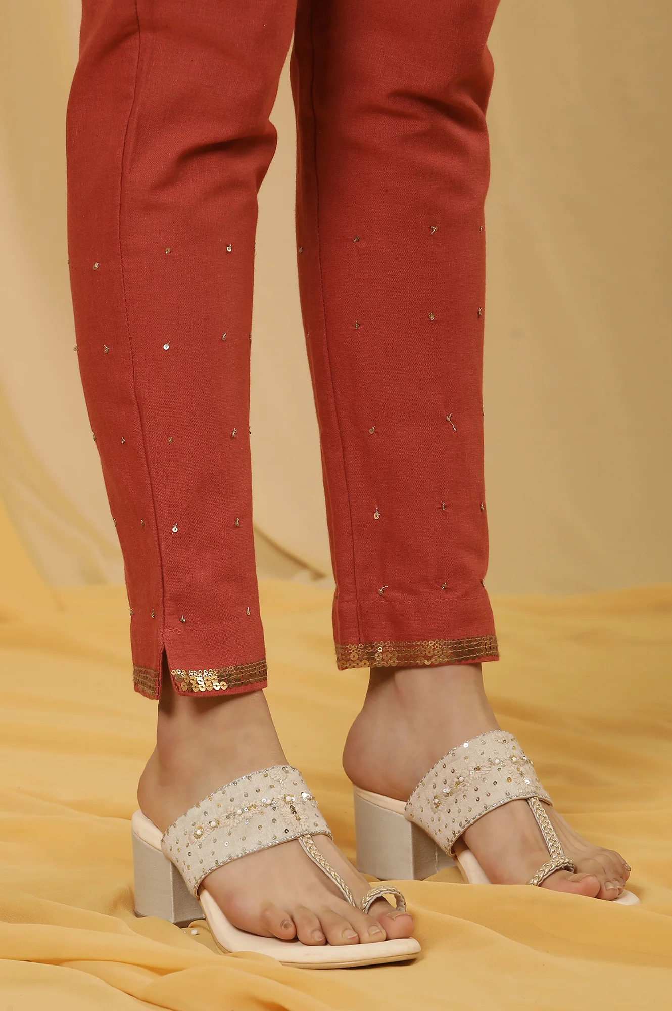 Pink Printed Kurta, Pants And Dupatta Set - Image 9