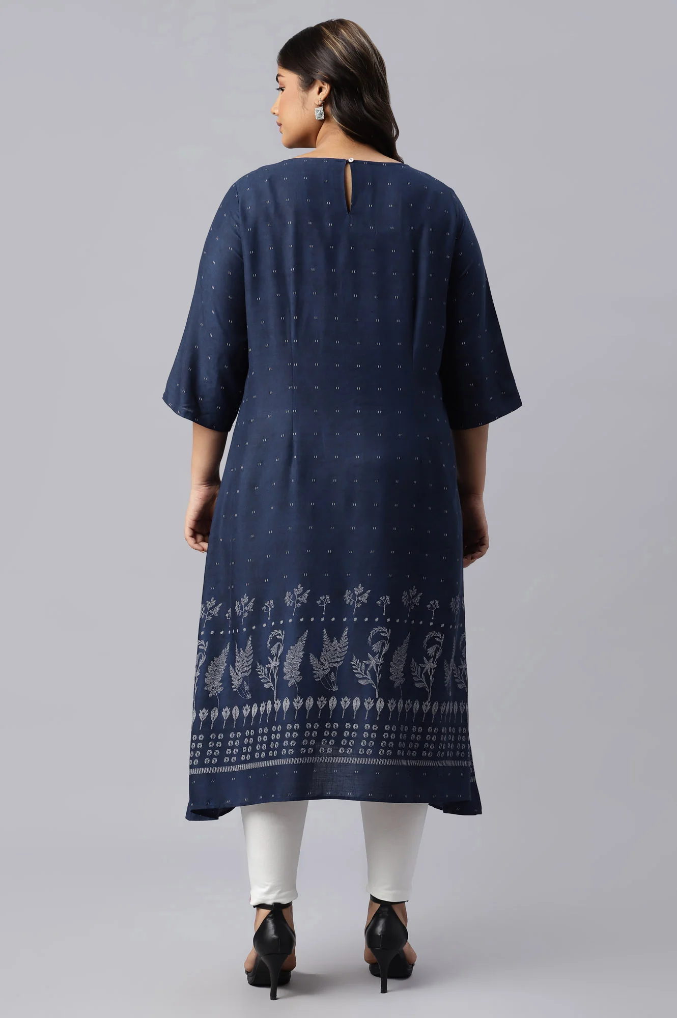 Plus Size Indo Floral Print A-Line kurta With Pin Tucks - Image 2