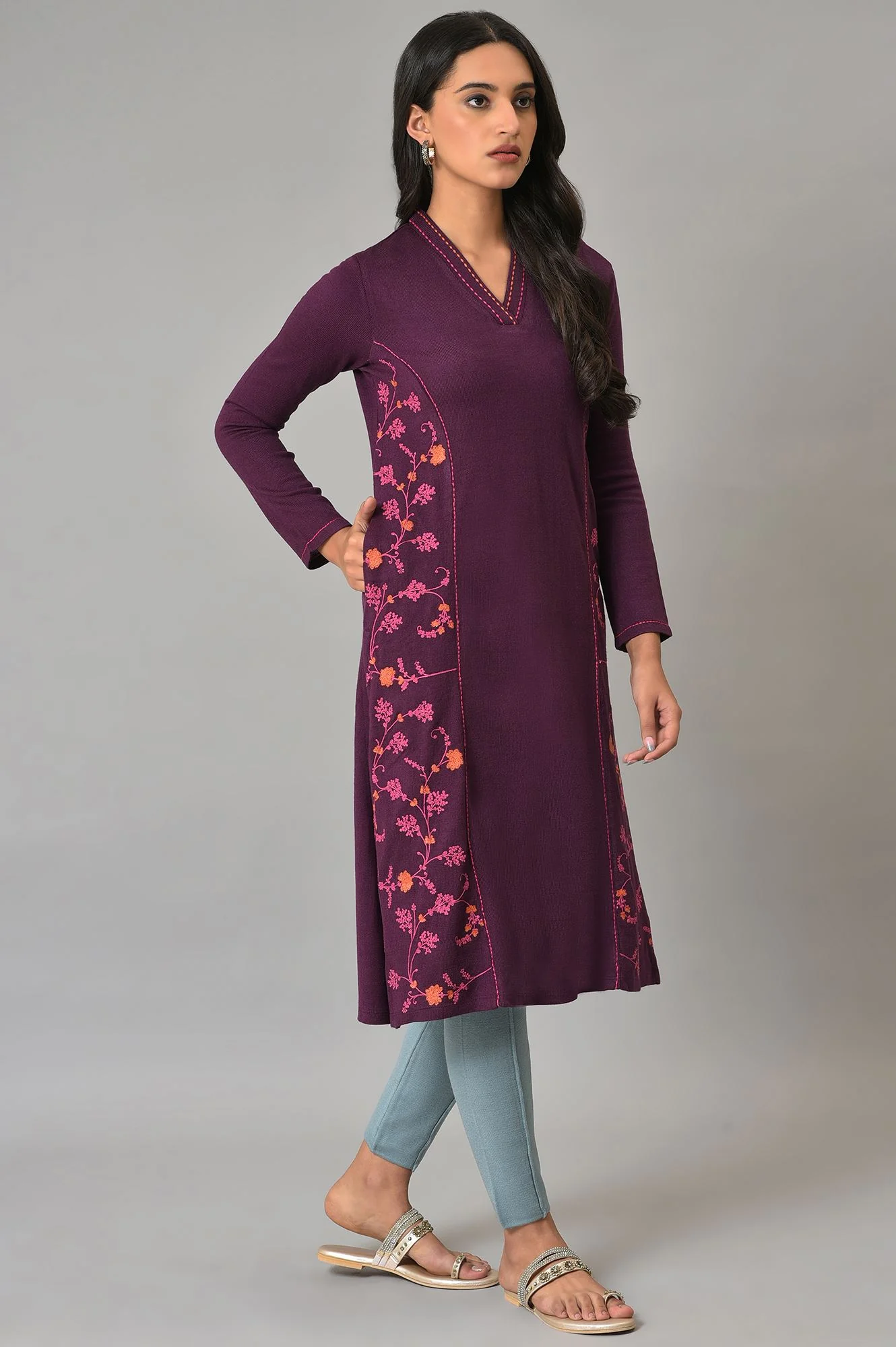 Purple A-Line Embroidered Winter kurta - Image 4