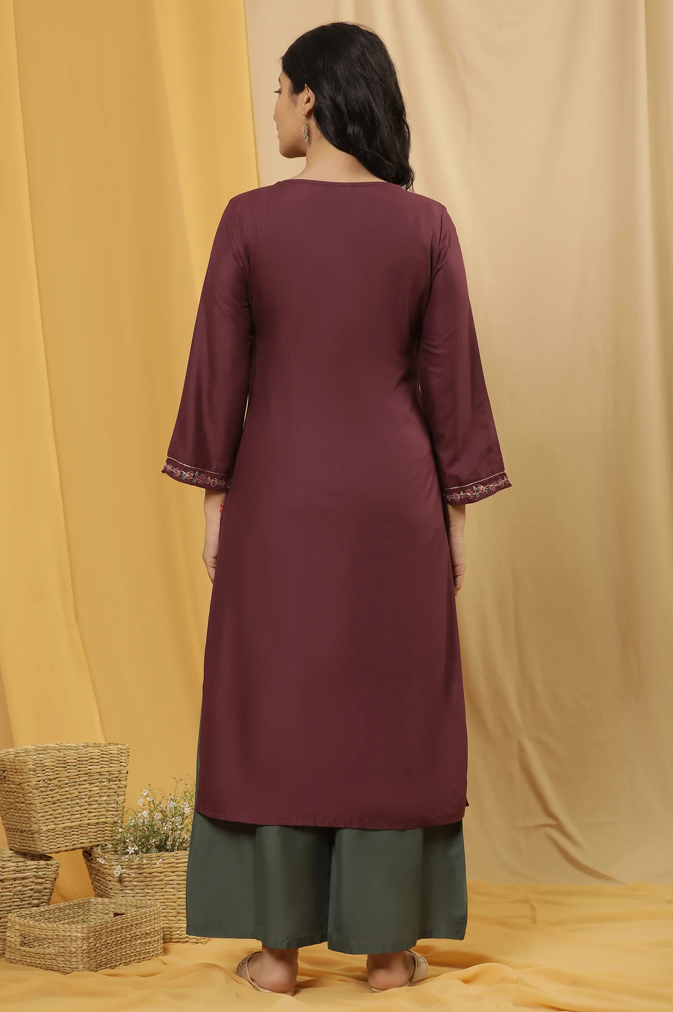 Purple Embroidered Kurta And Pants Set - Image 4
