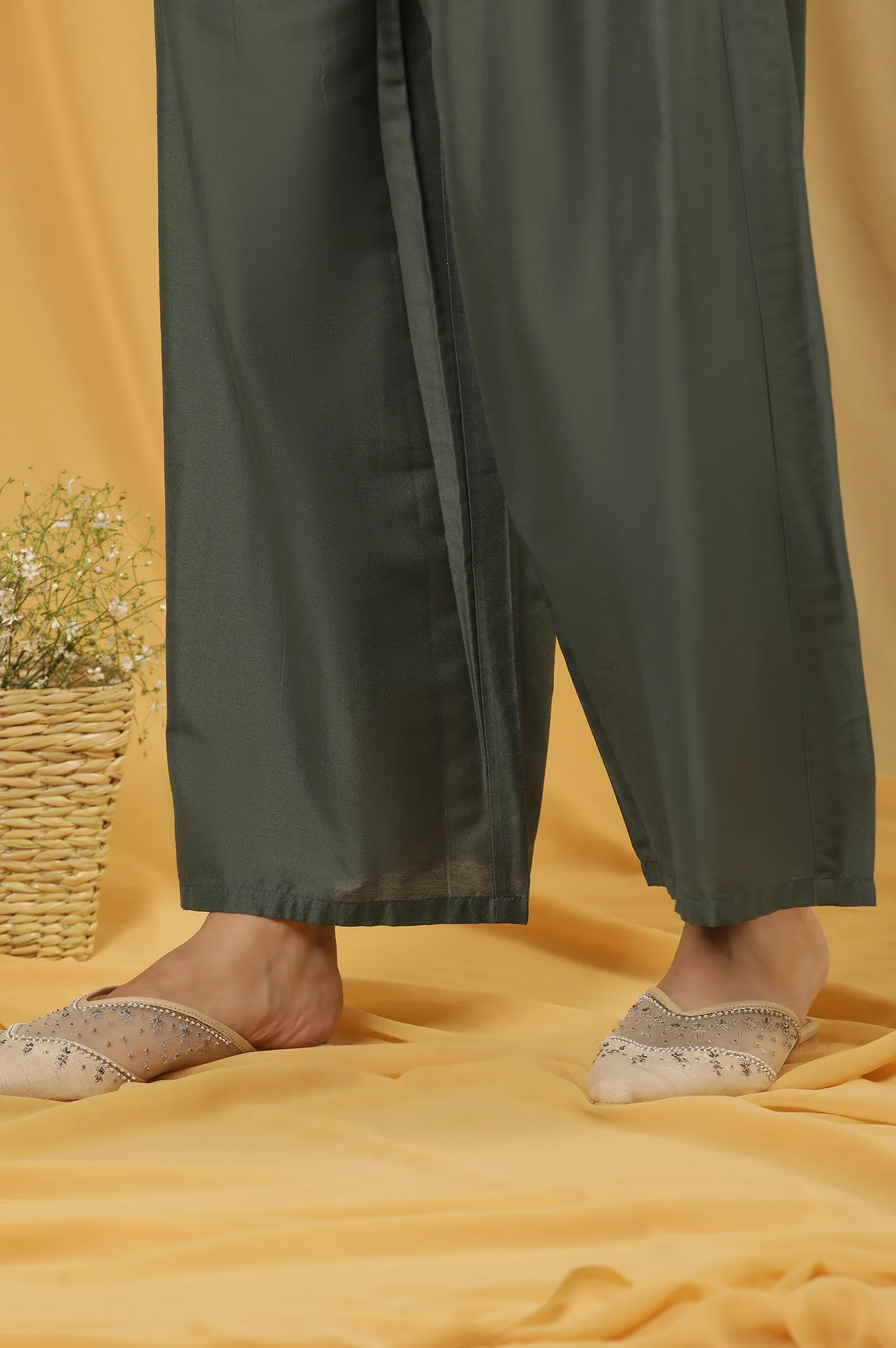 Purple Embroidered Kurta And Pants Set - Image 9