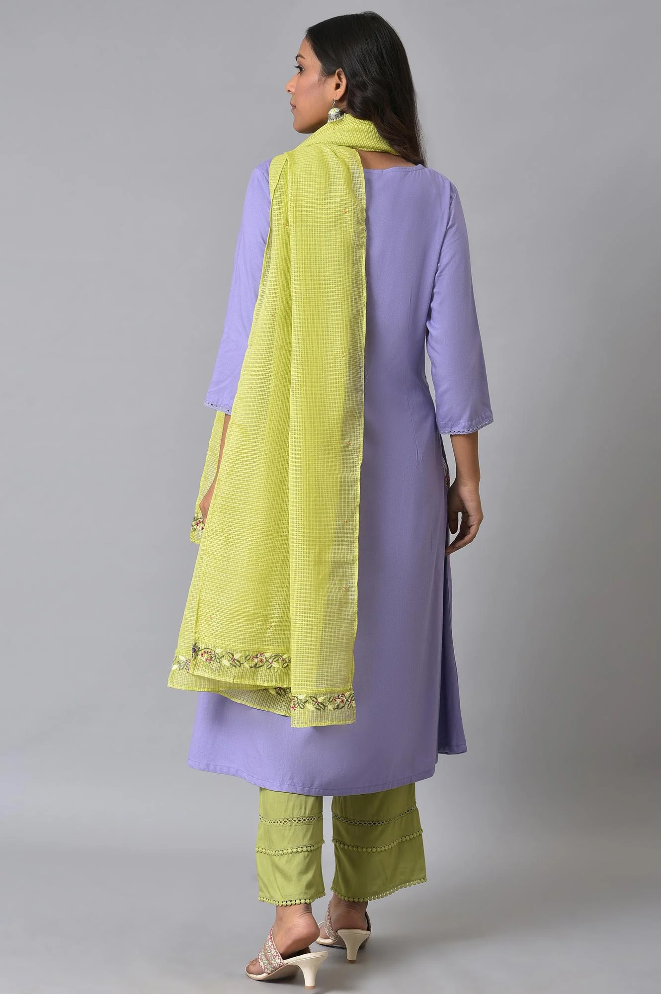 Purple Embroidered kurta Set - Image 2